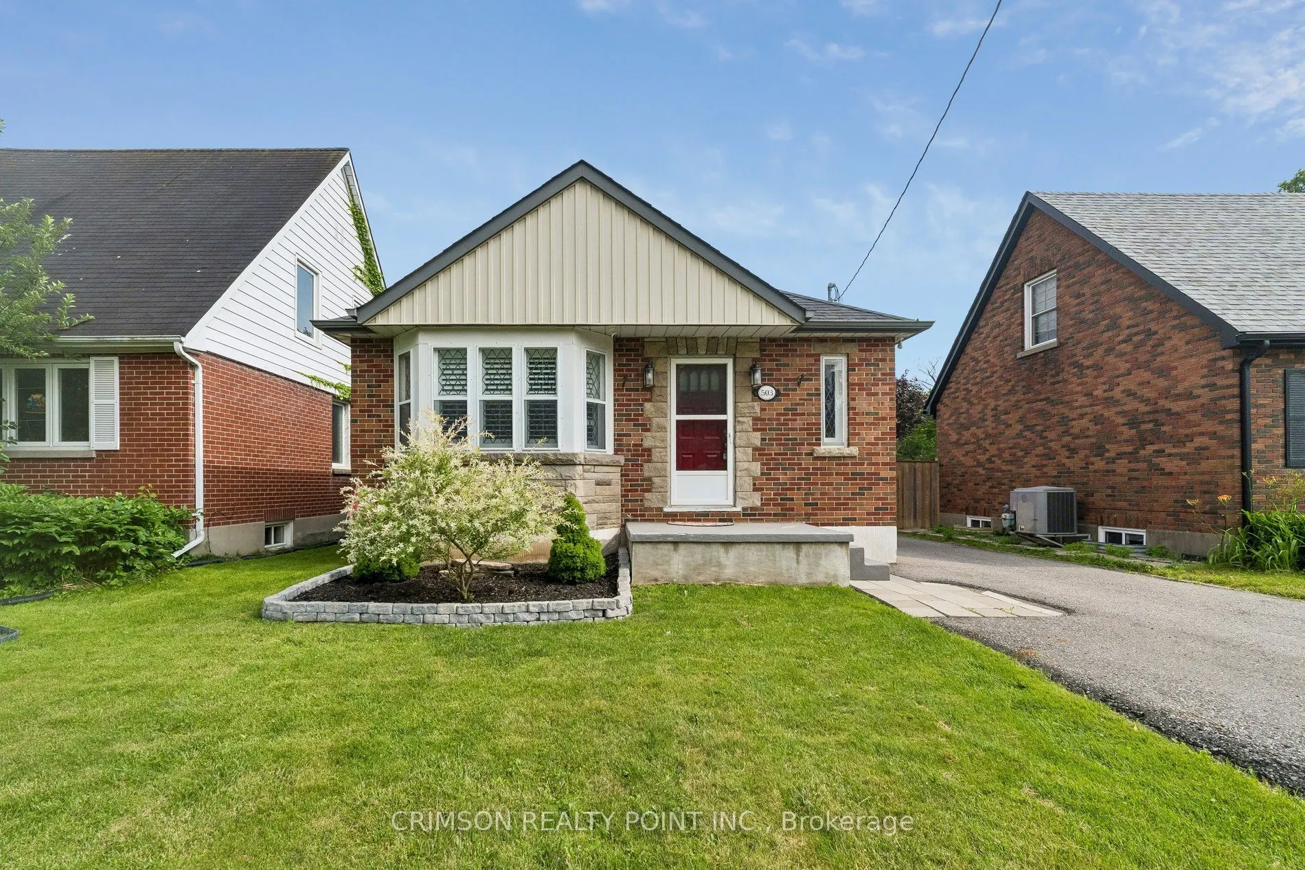 503 Athol Street E