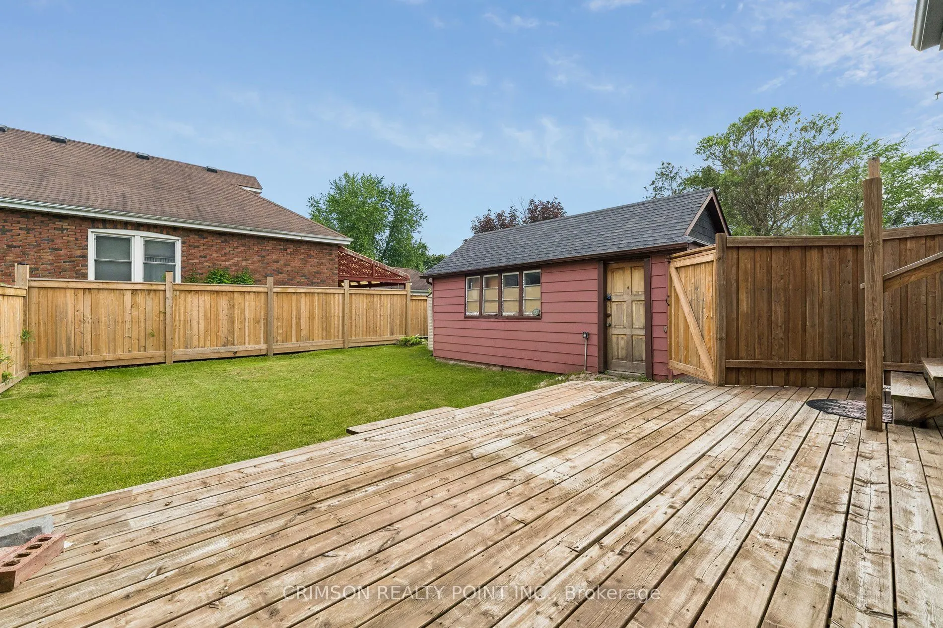 503 Athol Street E