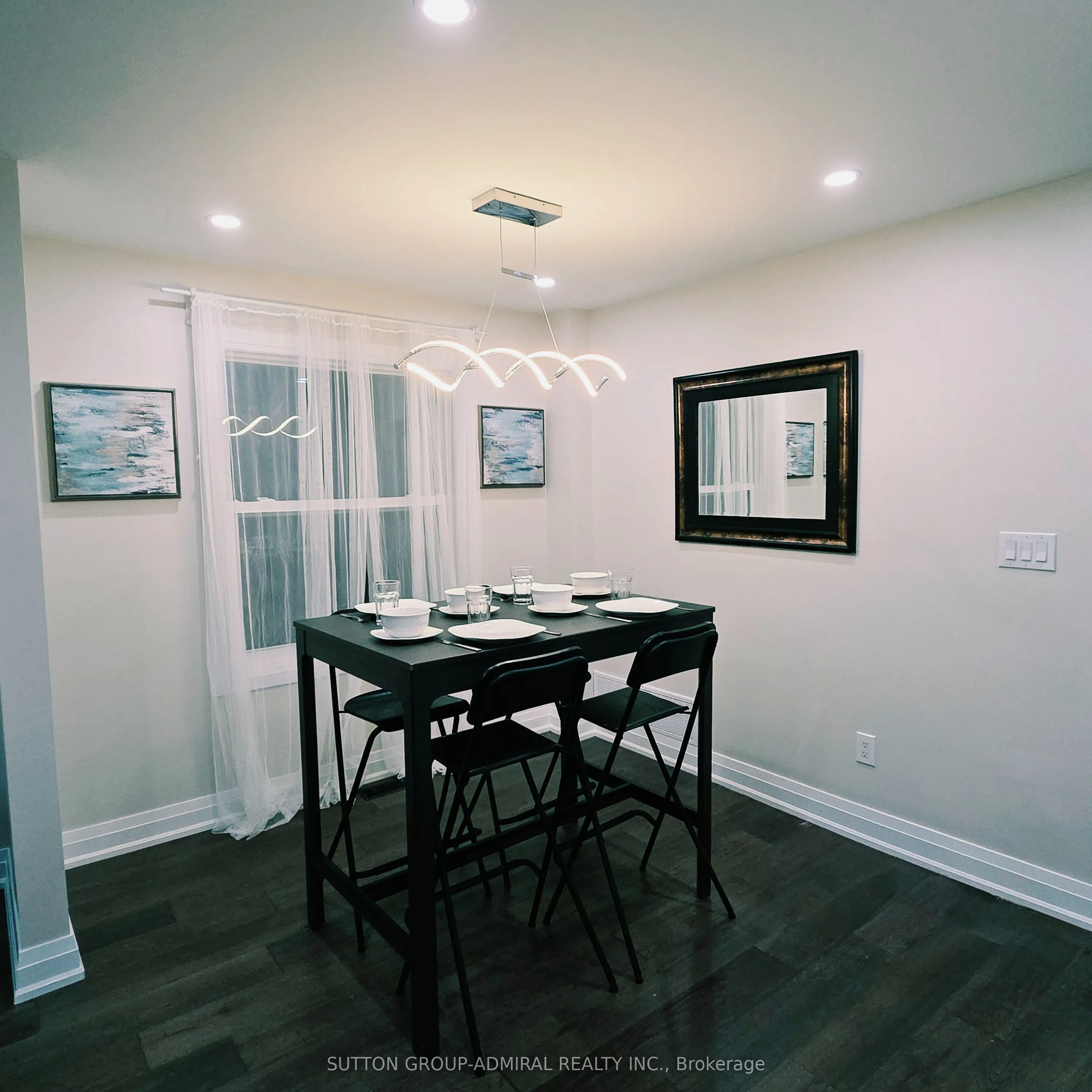 33 Tresher Court