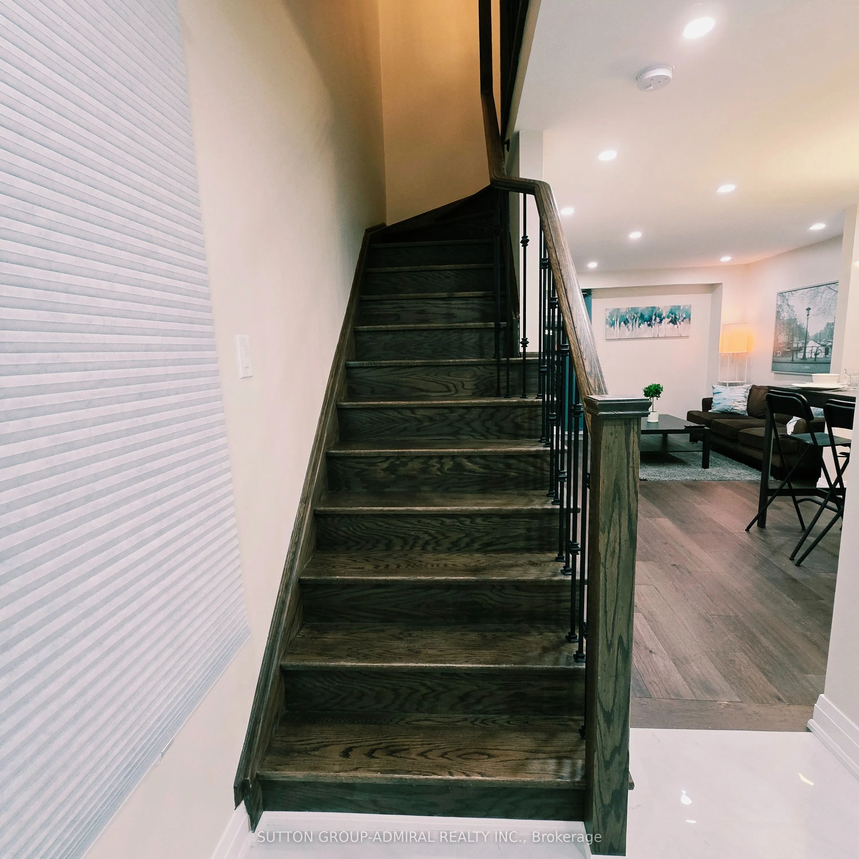 33 Tresher Court