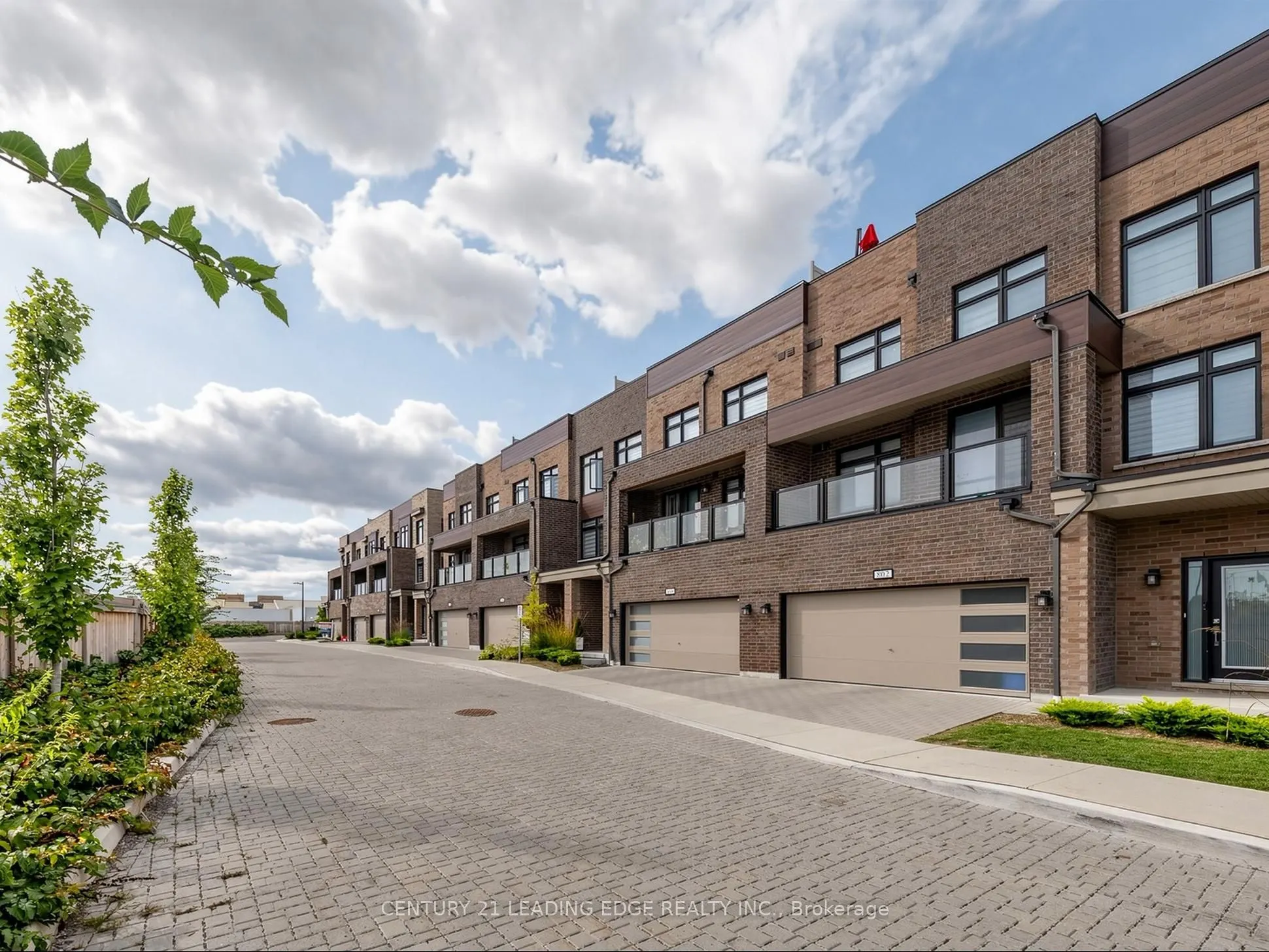 1865 Pickering Parkway #808