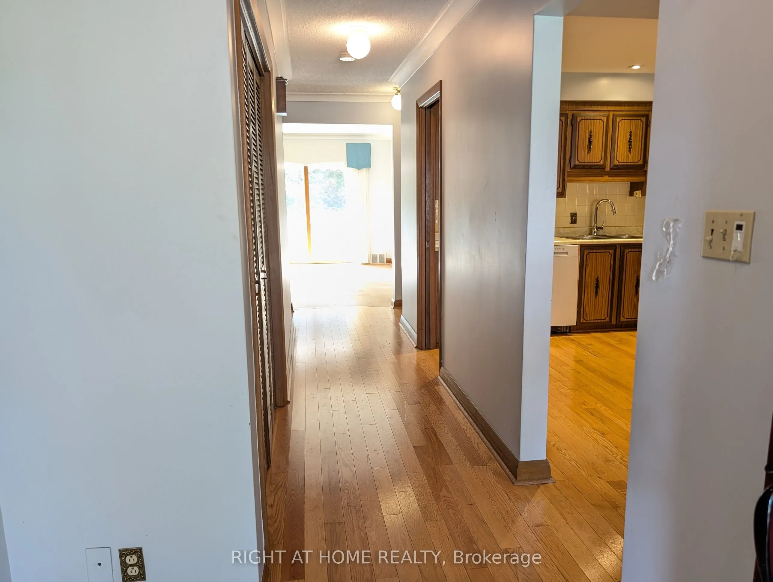 716 Tulip Court #Main Floor