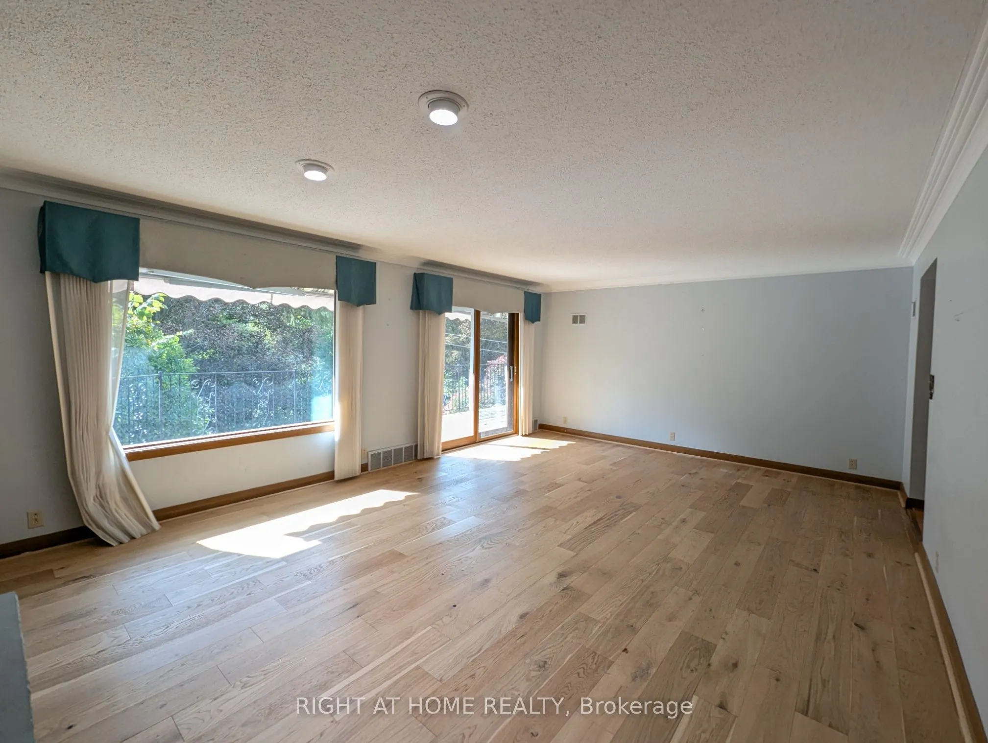 716 Tulip Court #Main Floor