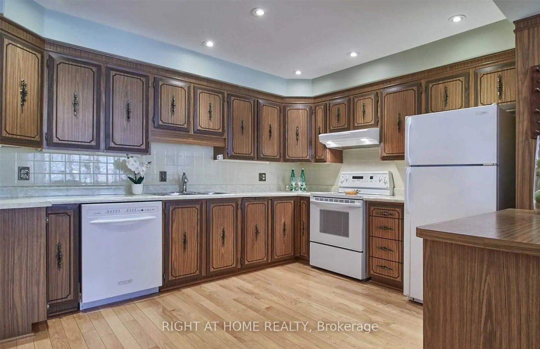 716 Tulip Court #Main Floor