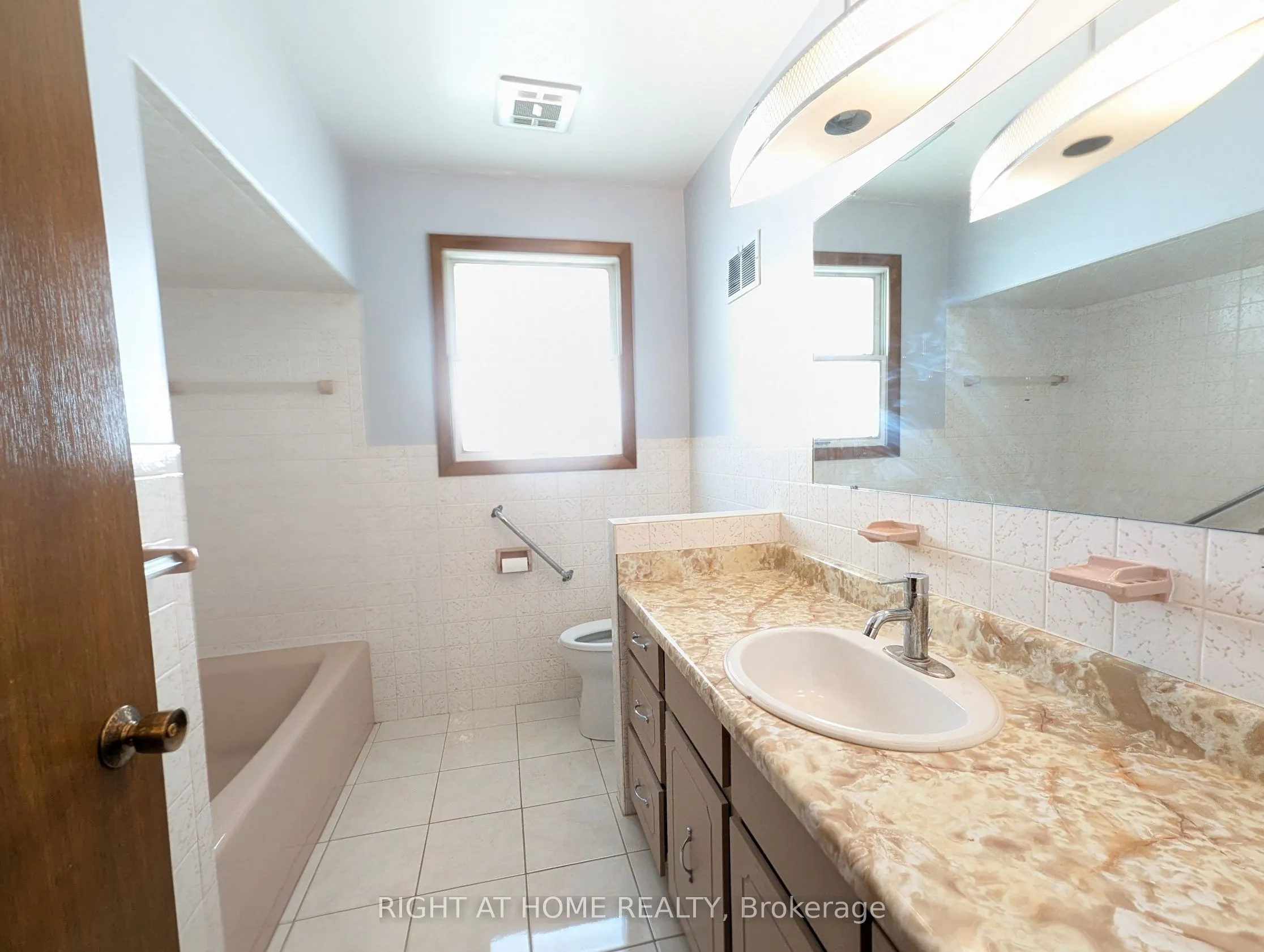 716 Tulip Court #Main Floor