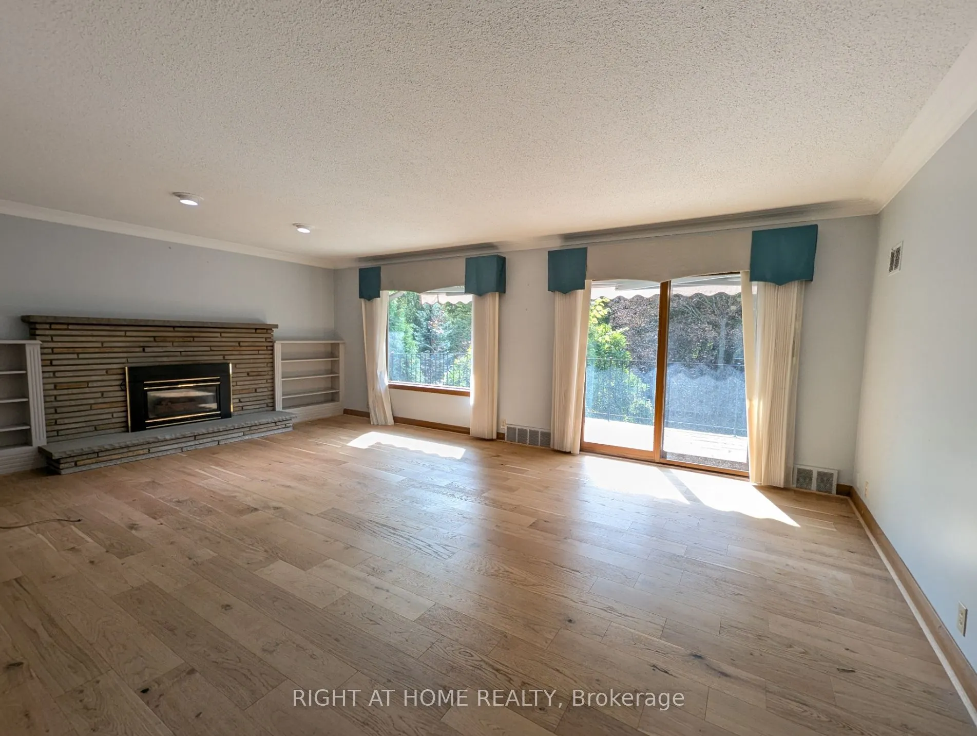 716 Tulip Court #Main Floor