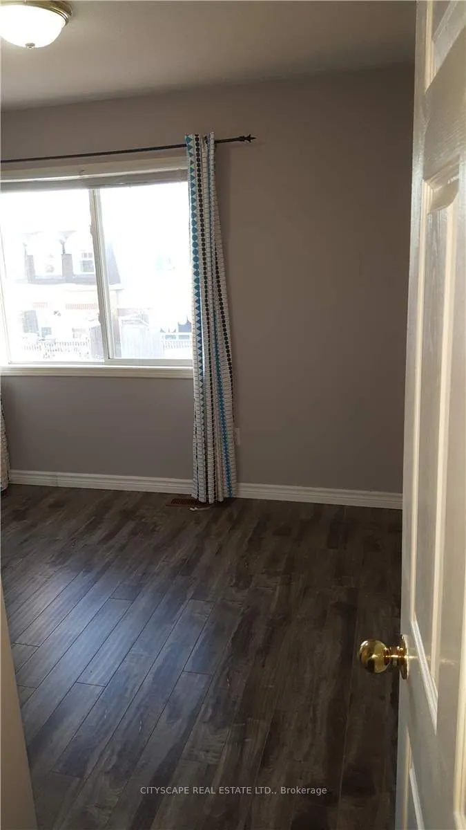 75 Coyote Crescent