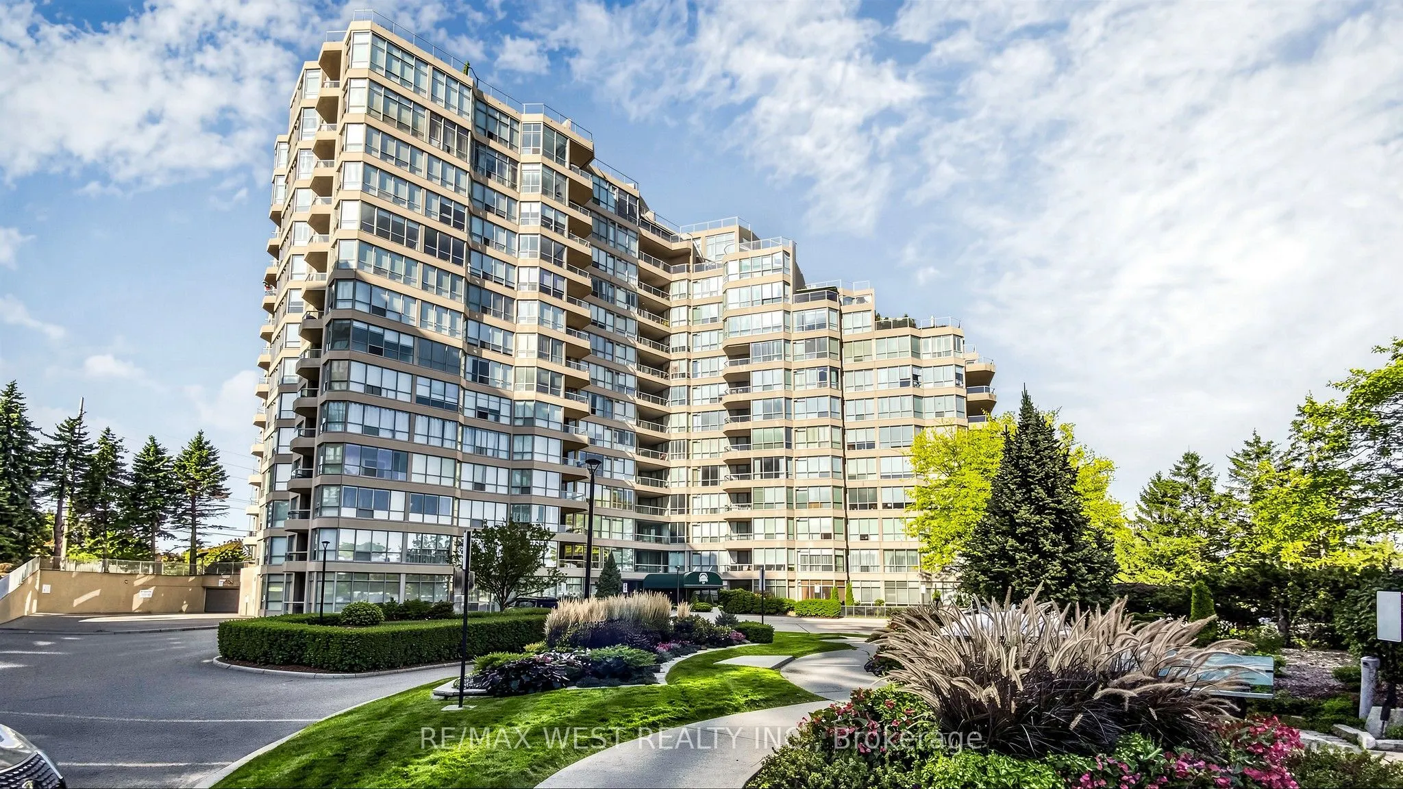 20 Guildwood Parkway #706