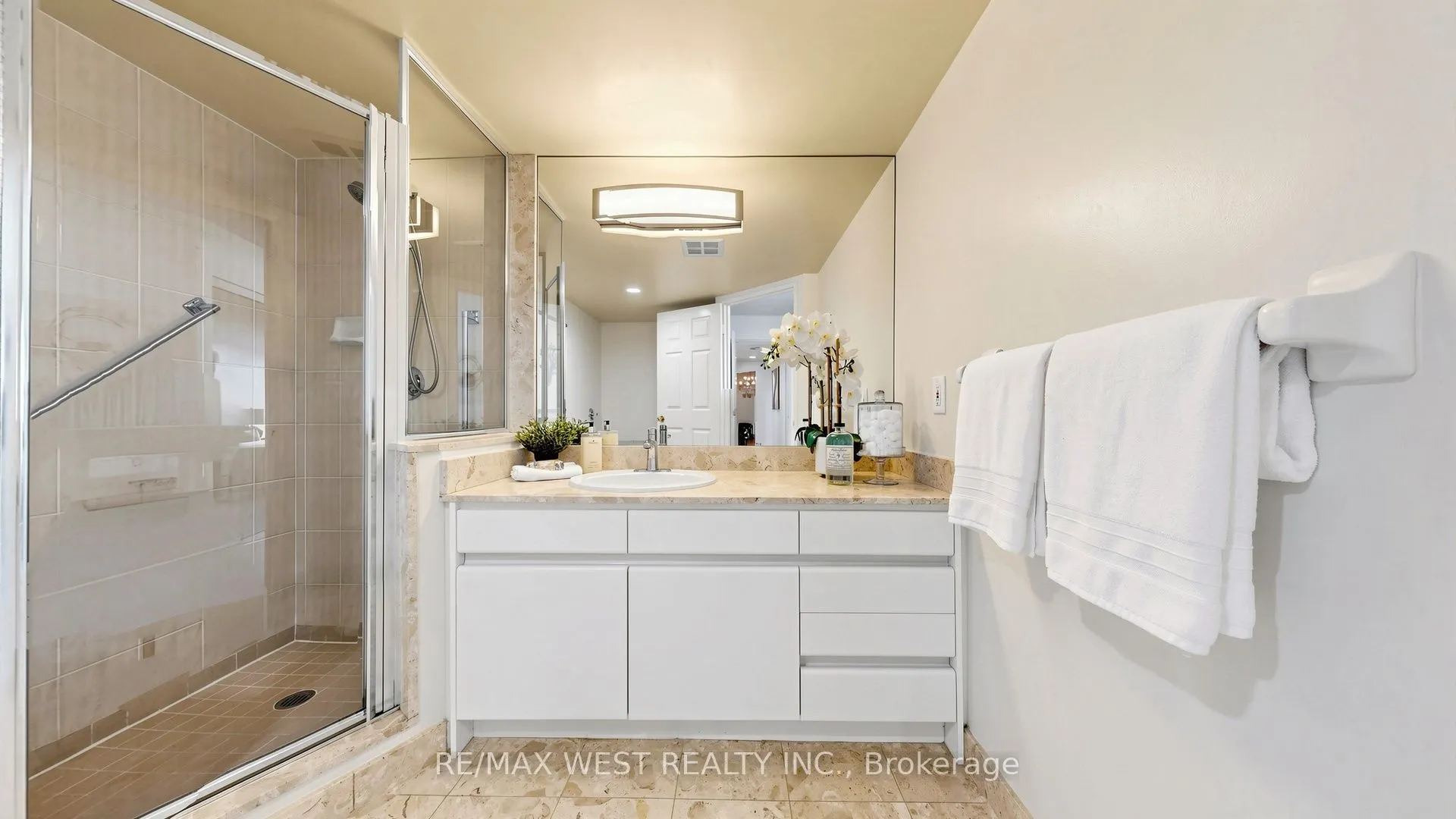 20 Guildwood Parkway #706