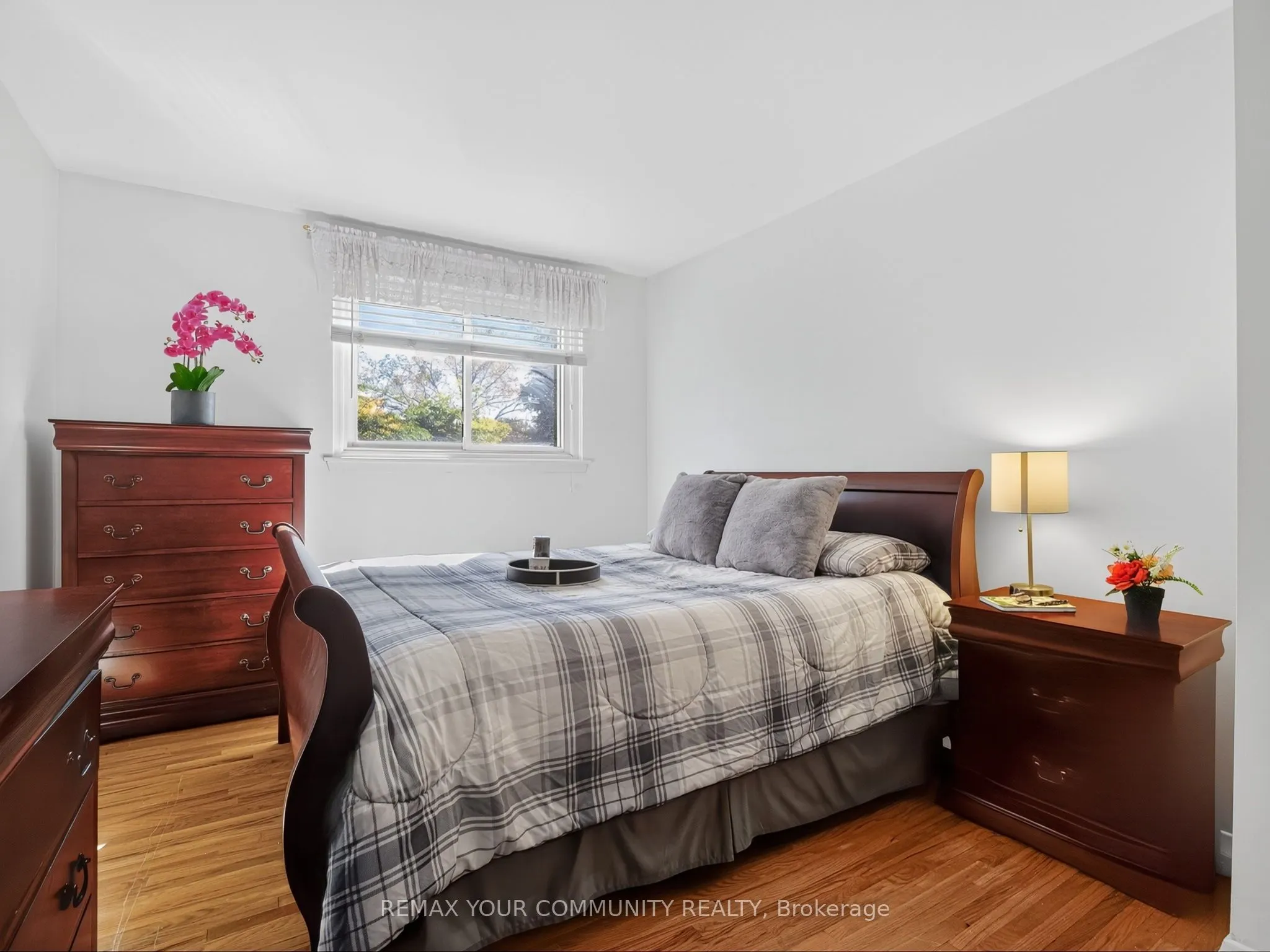 37 Coxworth Crescent