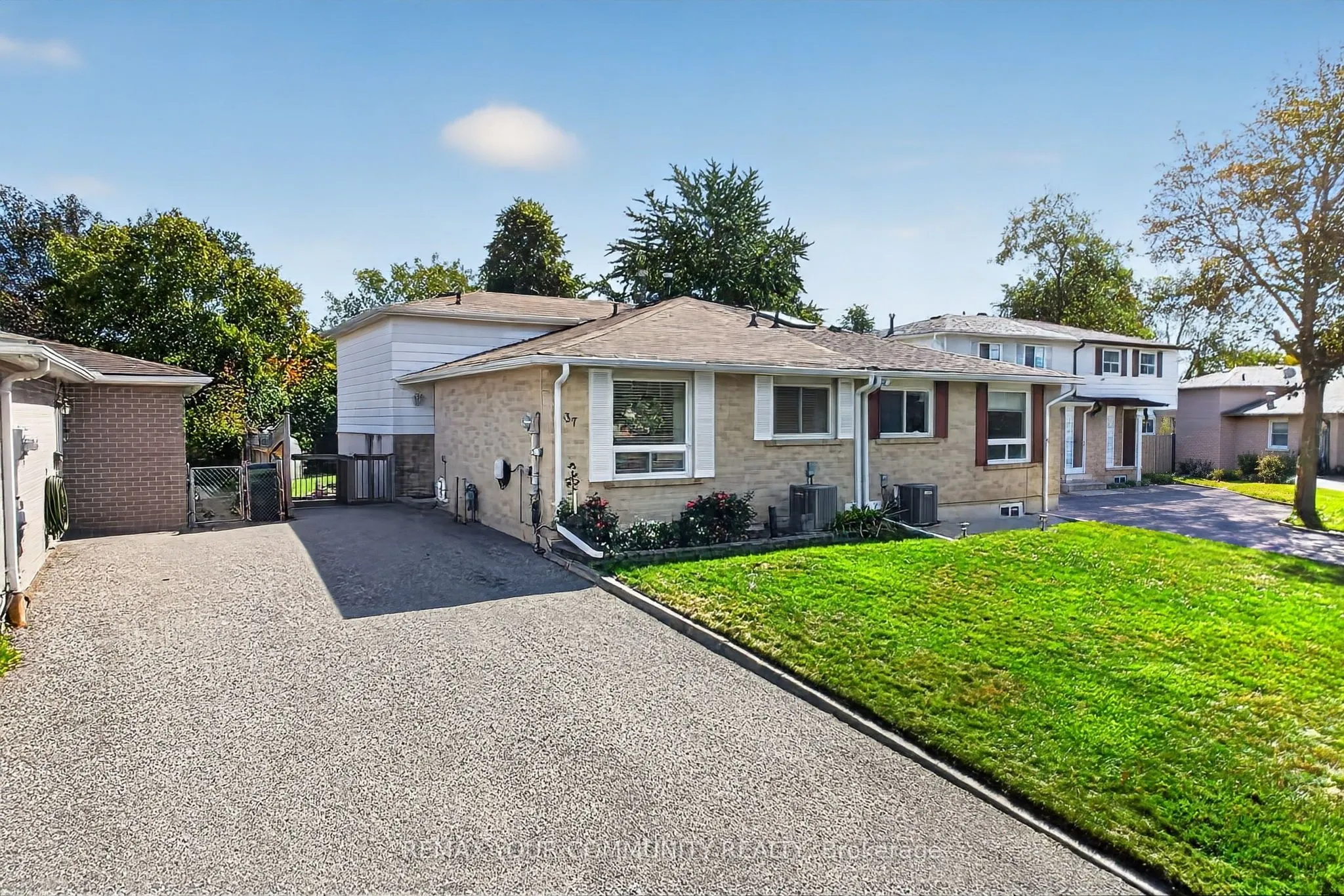 37 Coxworth Crescent