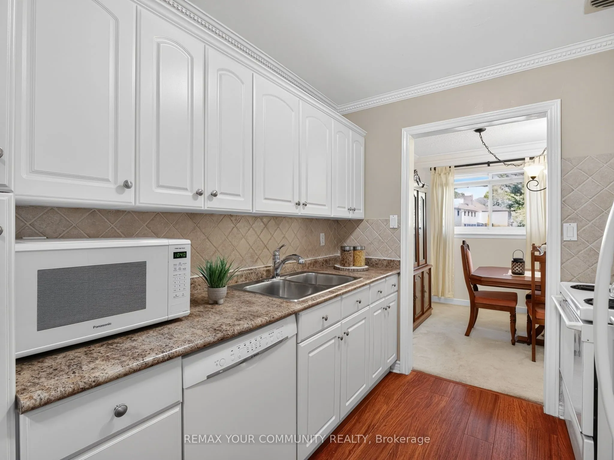 37 Coxworth Crescent