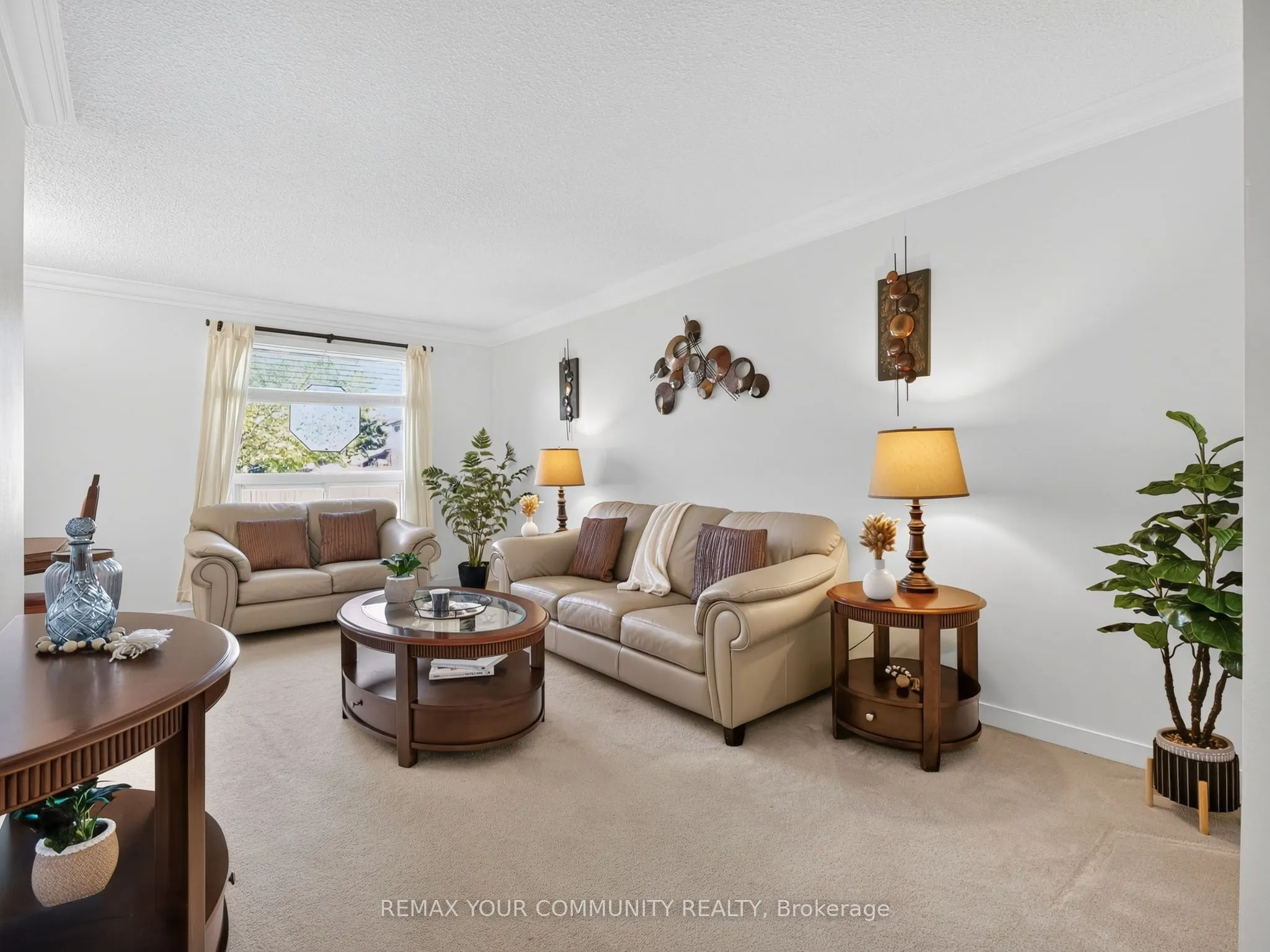 37 Coxworth Crescent