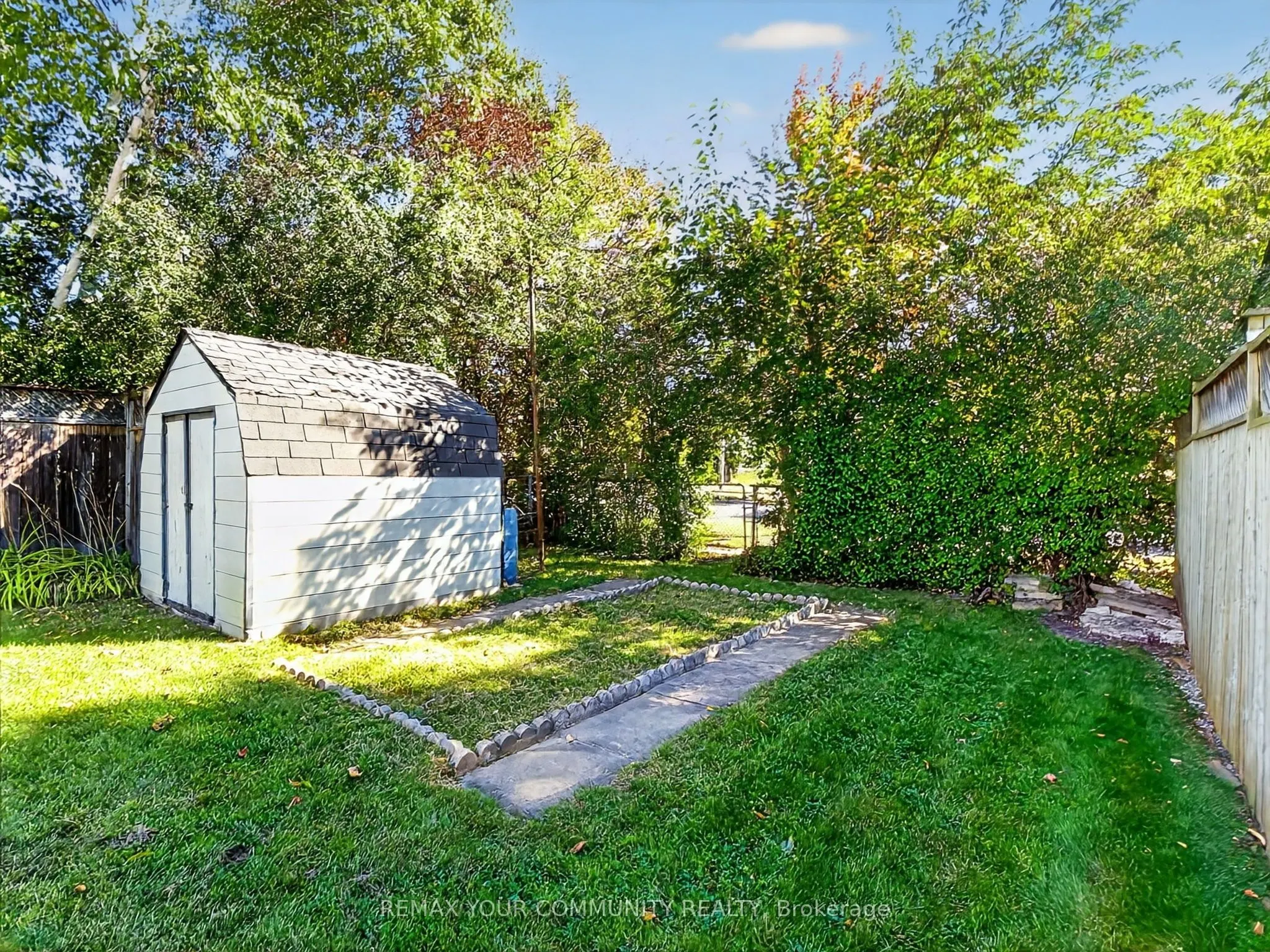 37 Coxworth Crescent