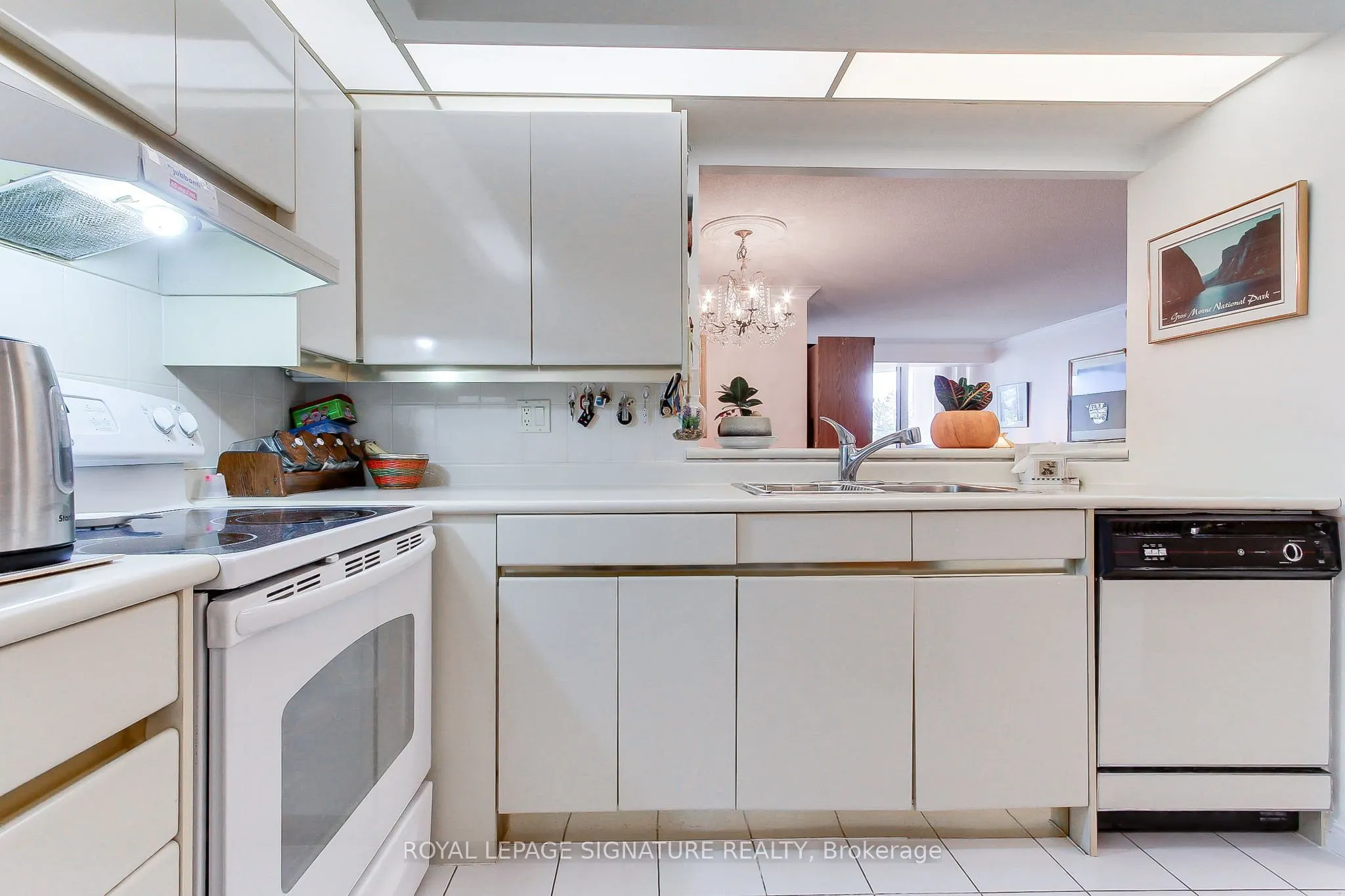10 Guildwood Parkway #223