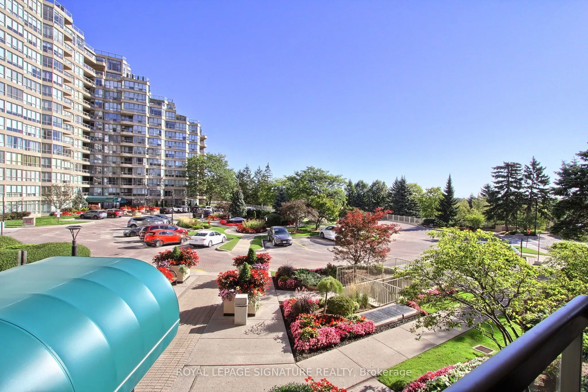 10 Guildwood Parkway #223