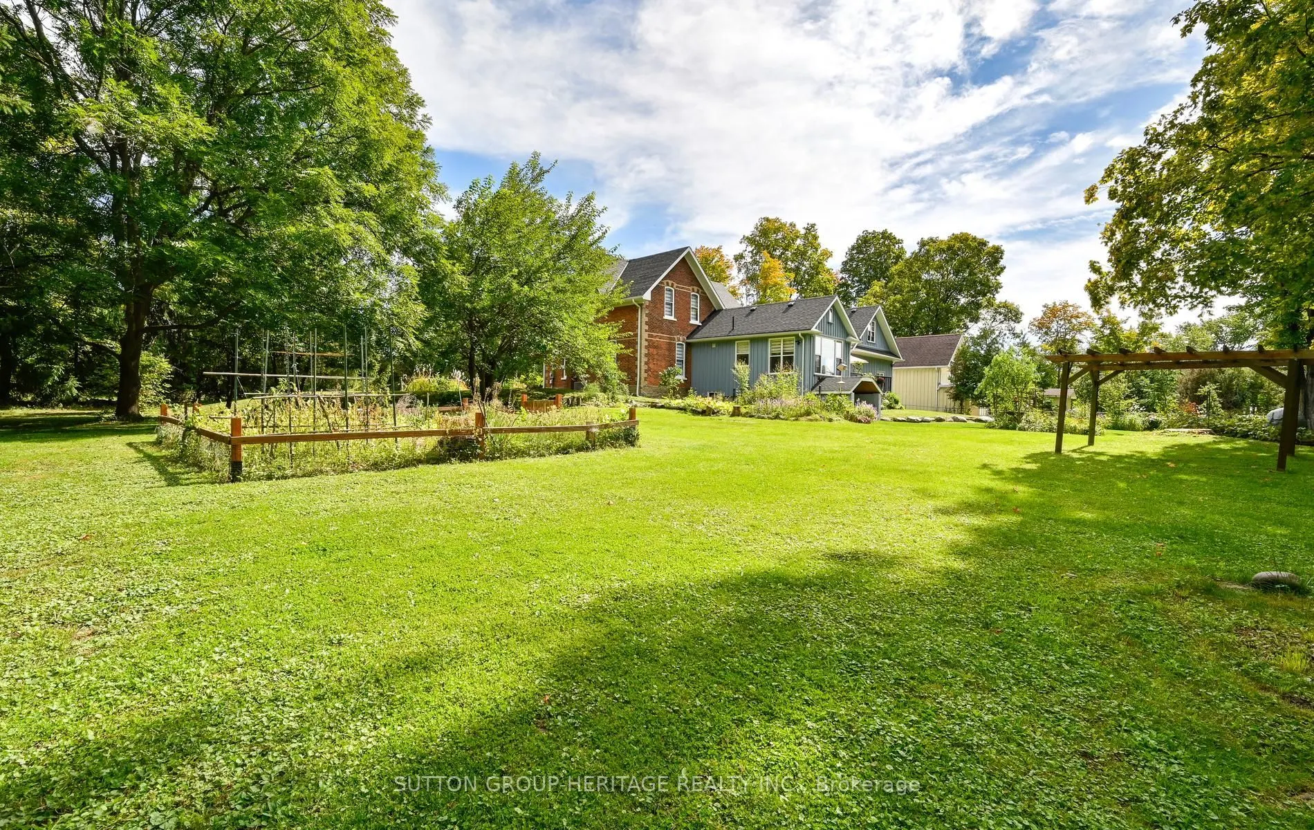 5240 Old Brock Road