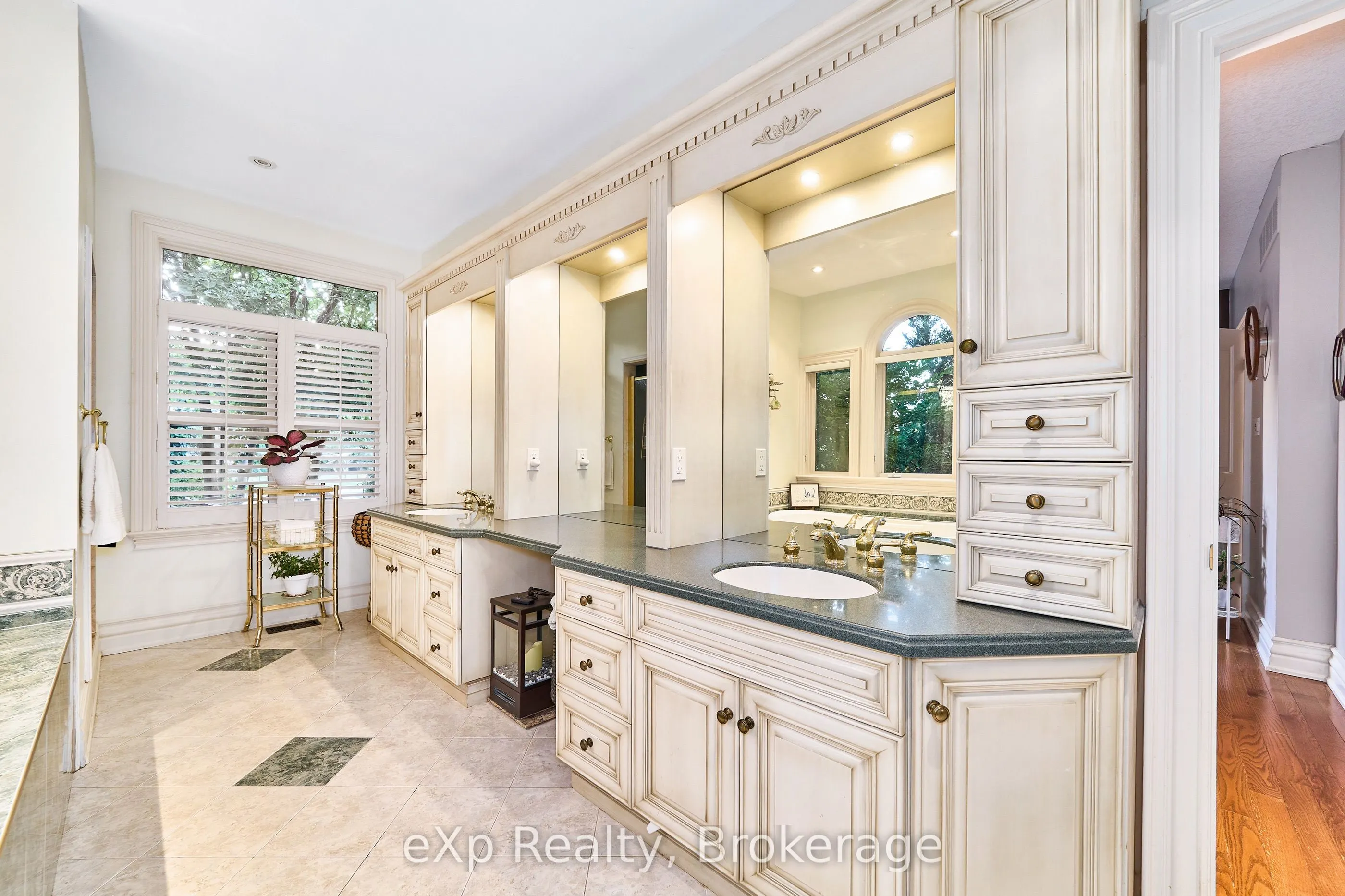 7860 Cedarbrook Trail