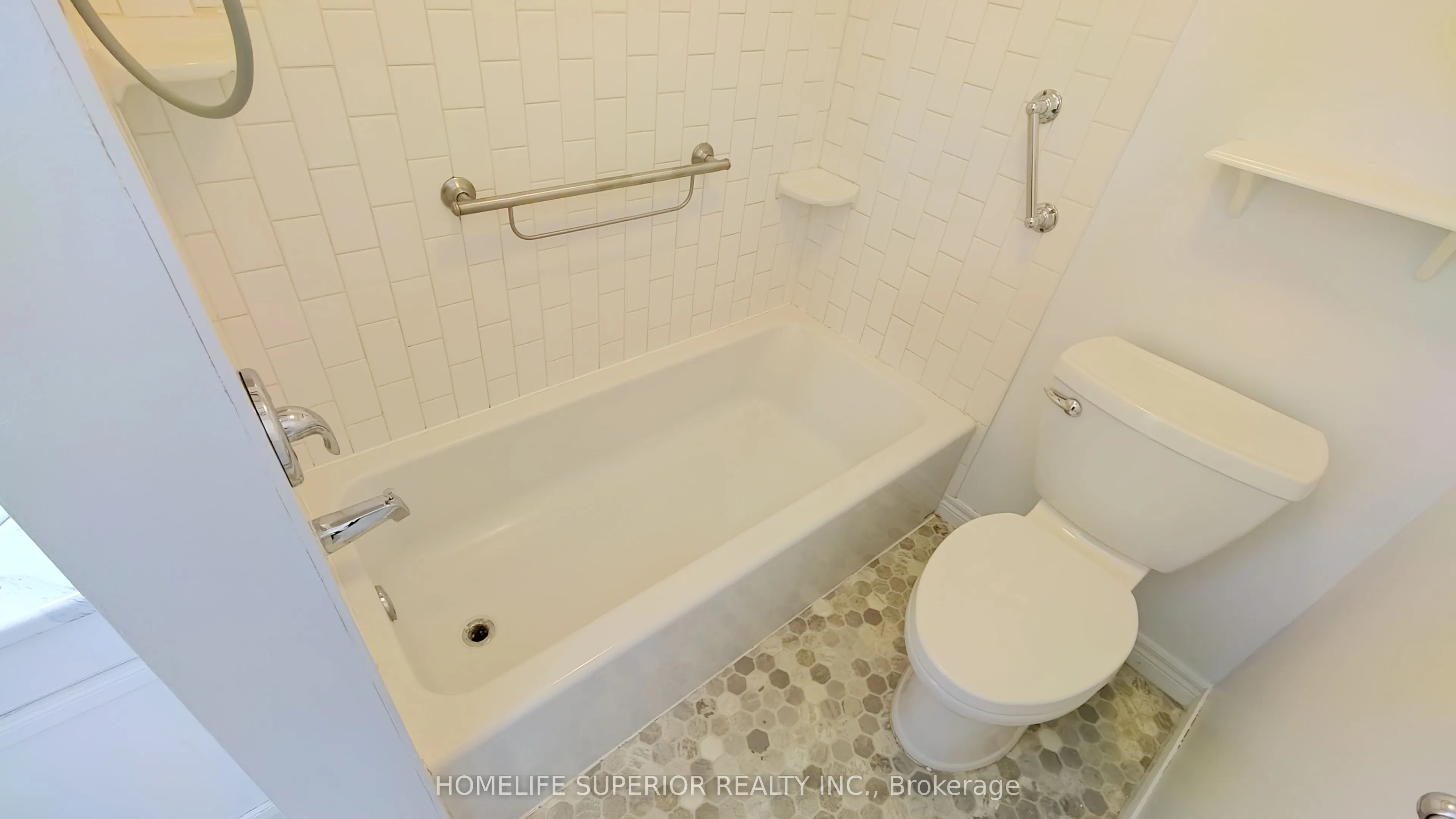 292 Brighton Court #Upper