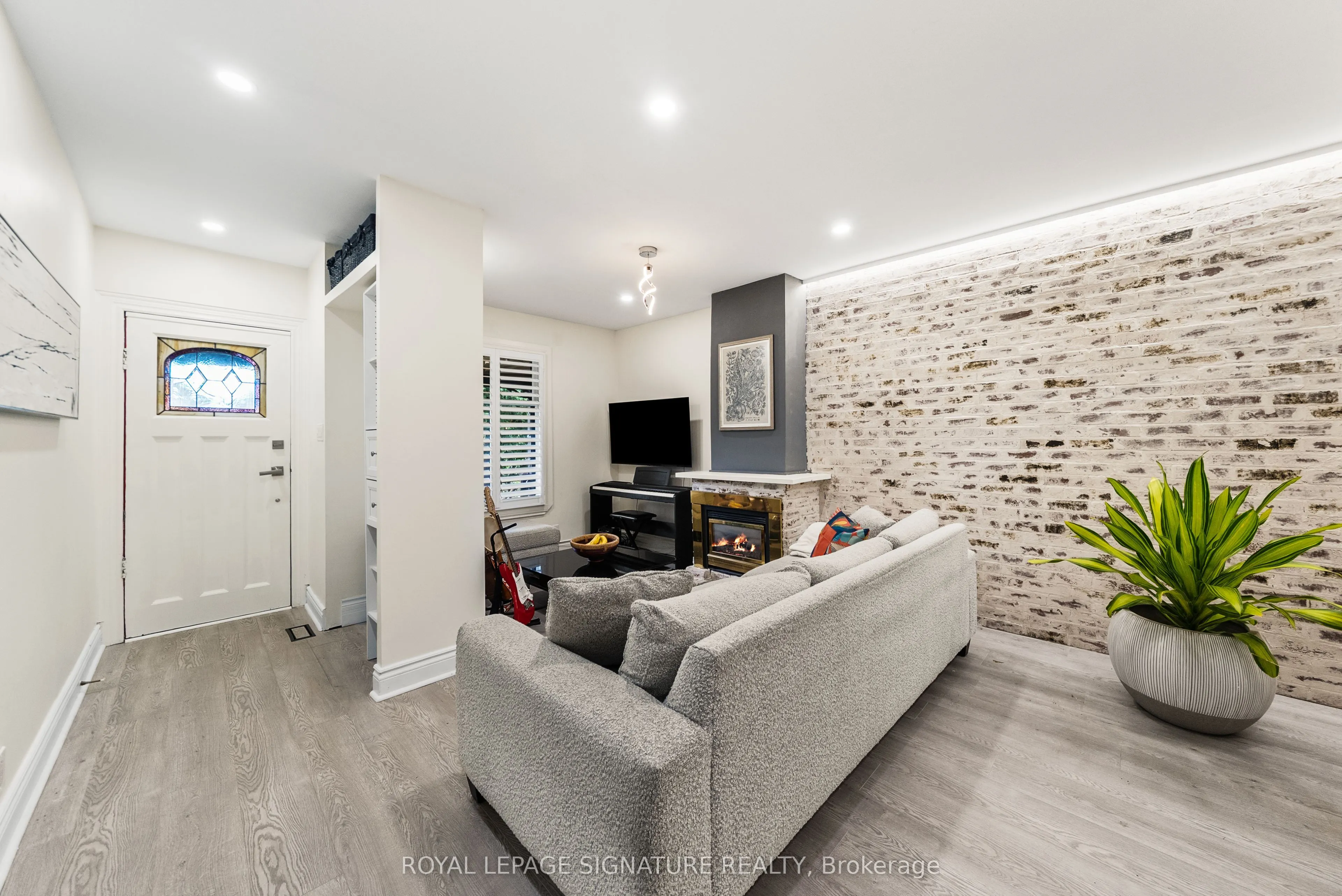 122 Duvernet Avenue