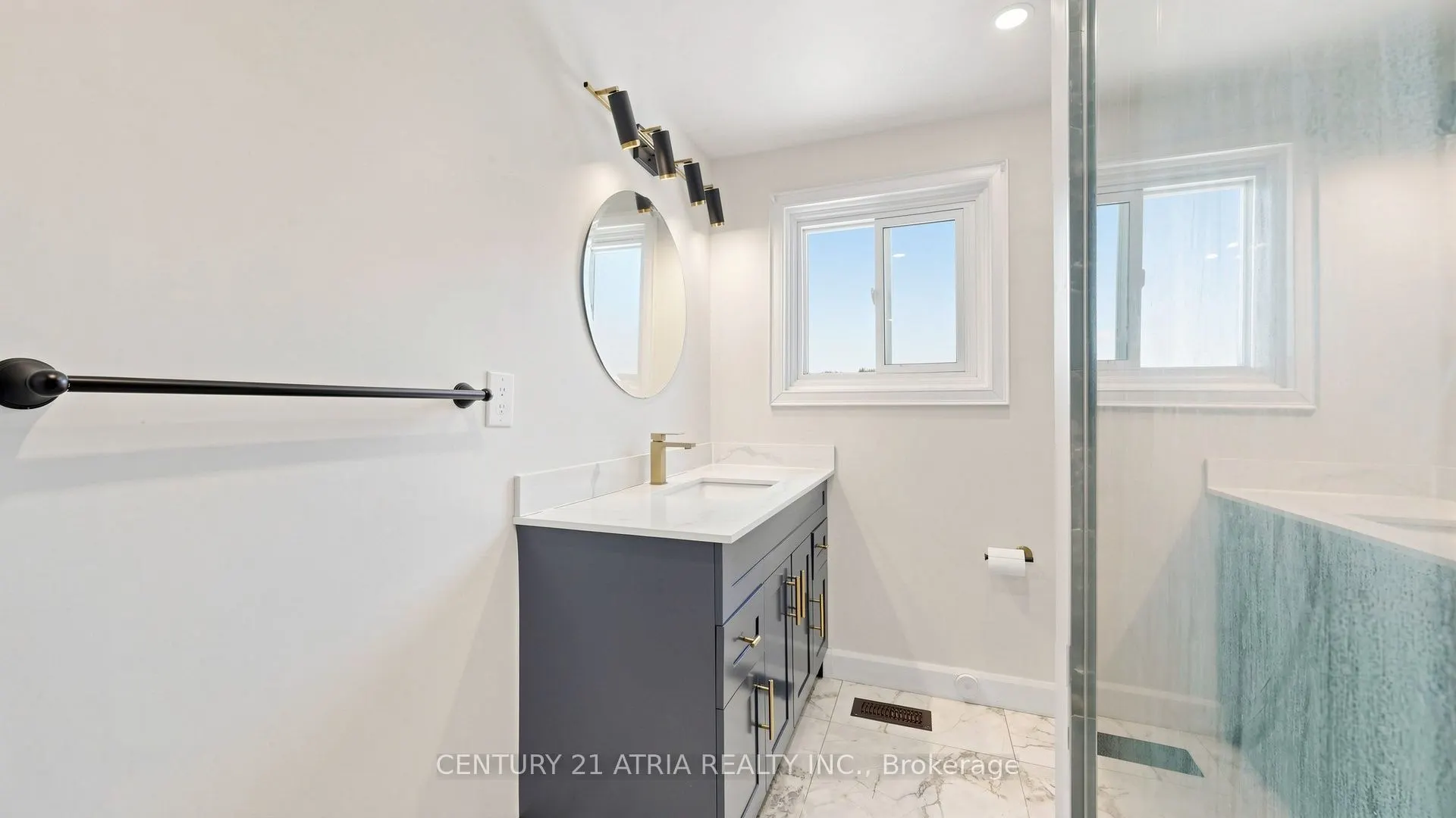 982 Renfrew Court