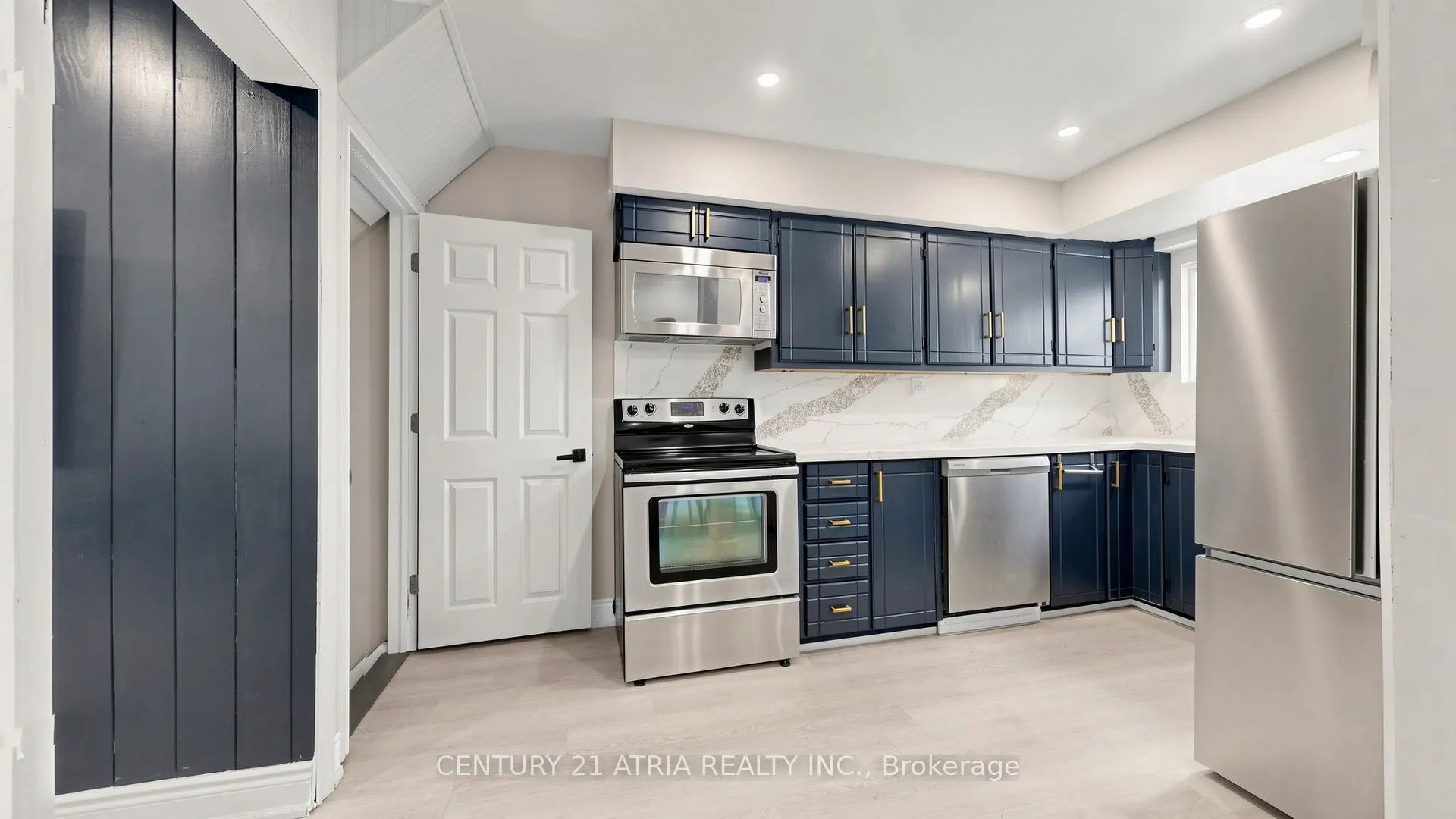 982 Renfrew Court