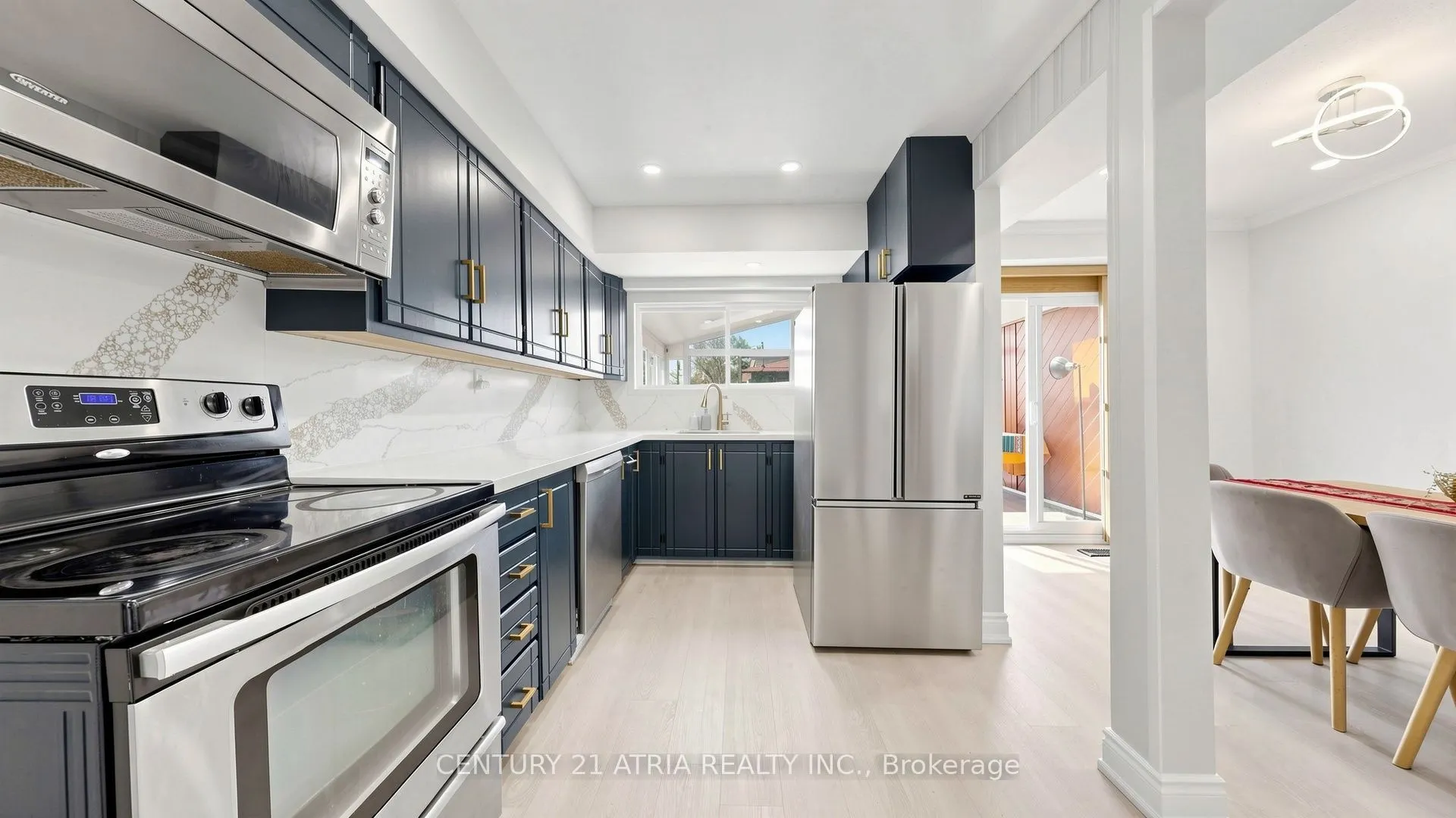 982 Renfrew Court