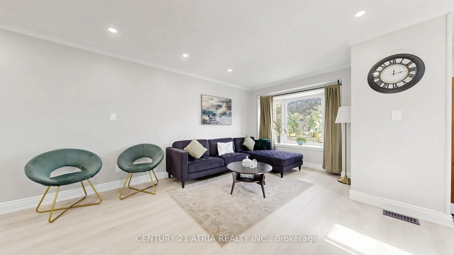 982 Renfrew Court