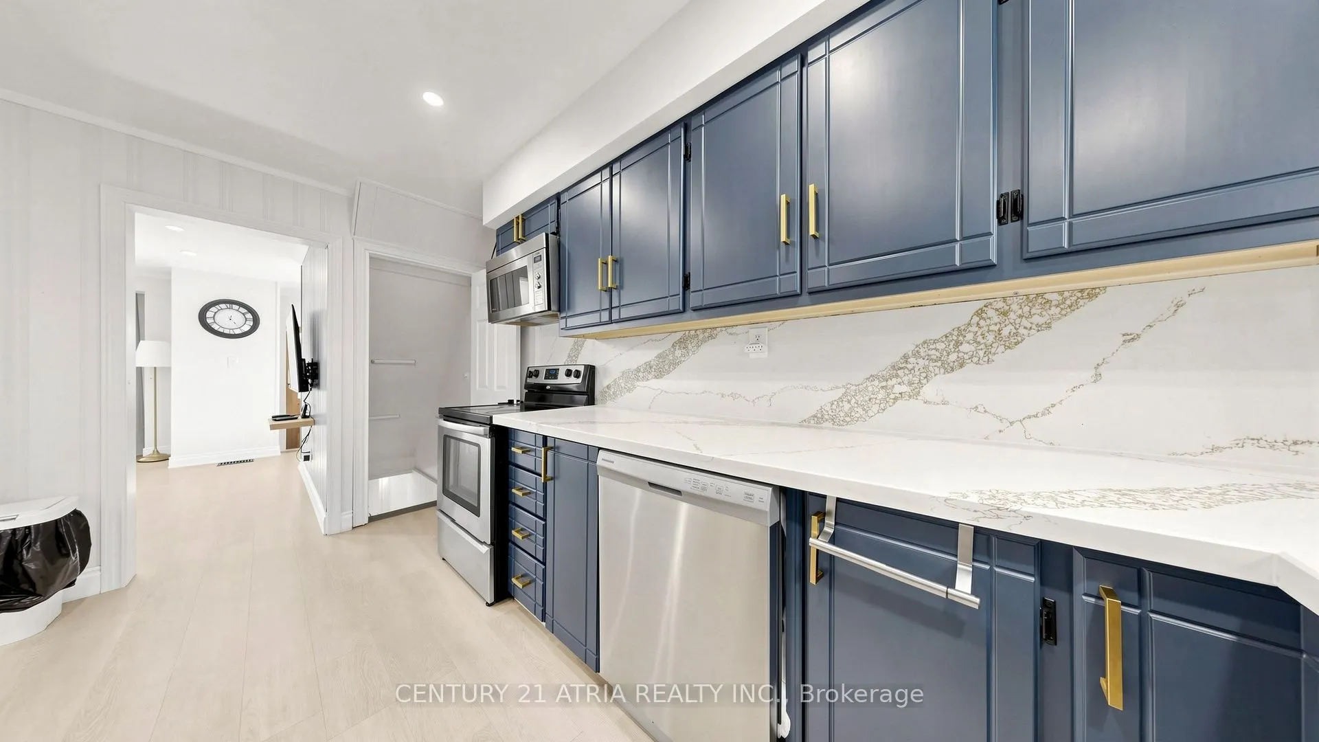 982 Renfrew Court