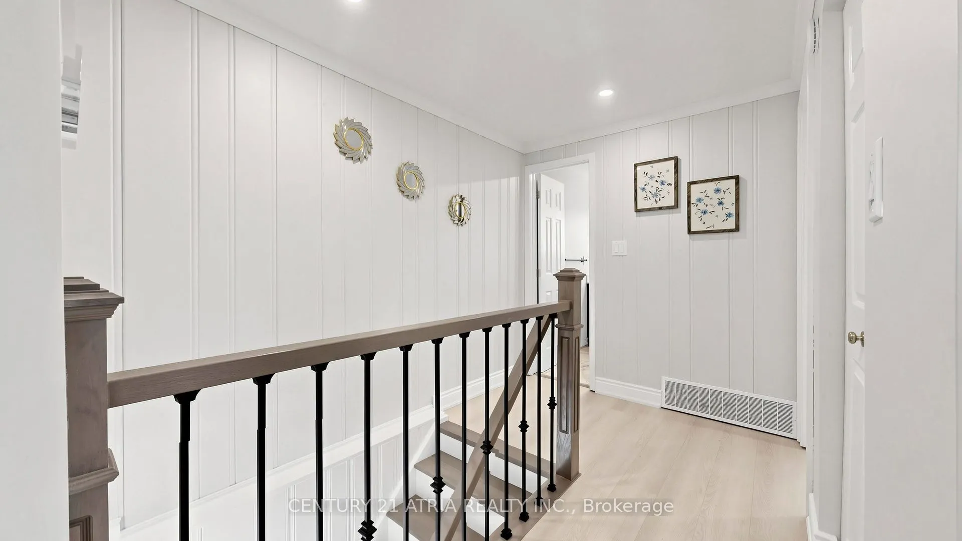 982 Renfrew Court