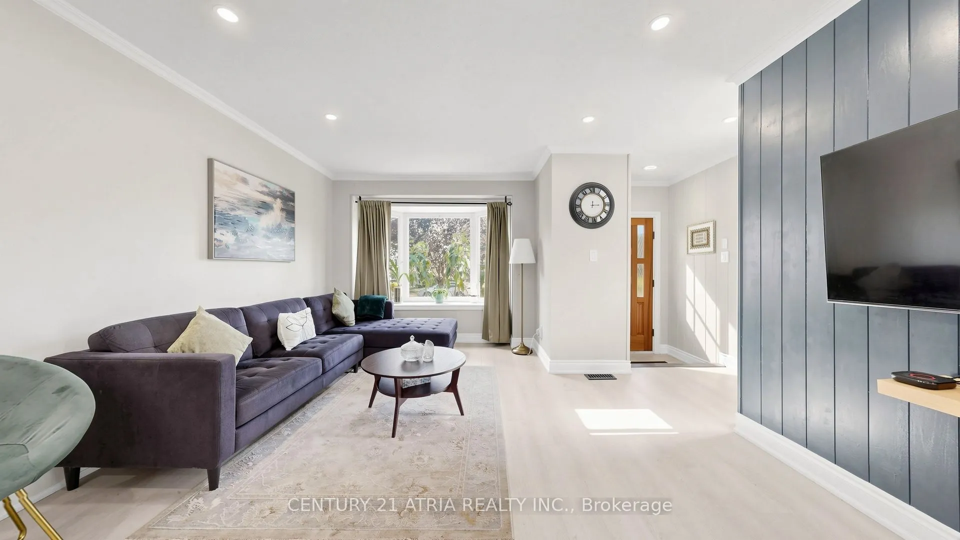 982 Renfrew Court