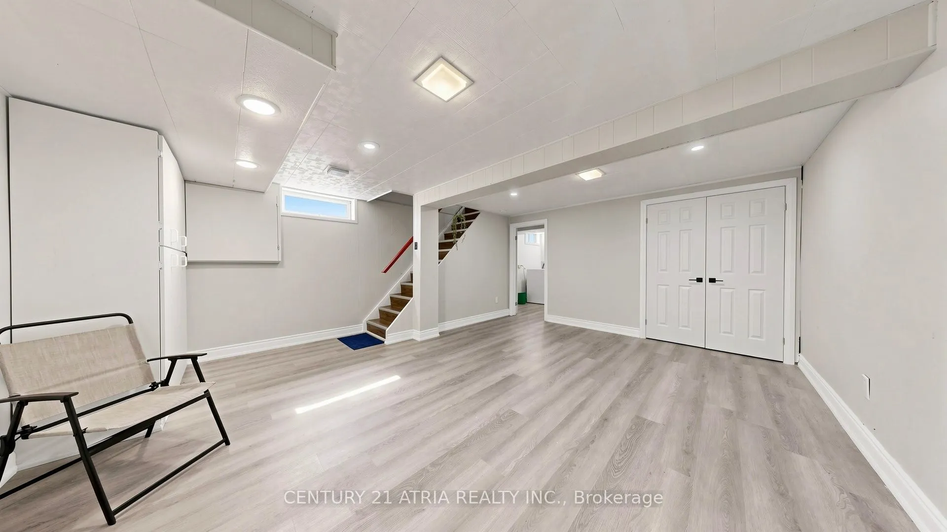 982 Renfrew Court