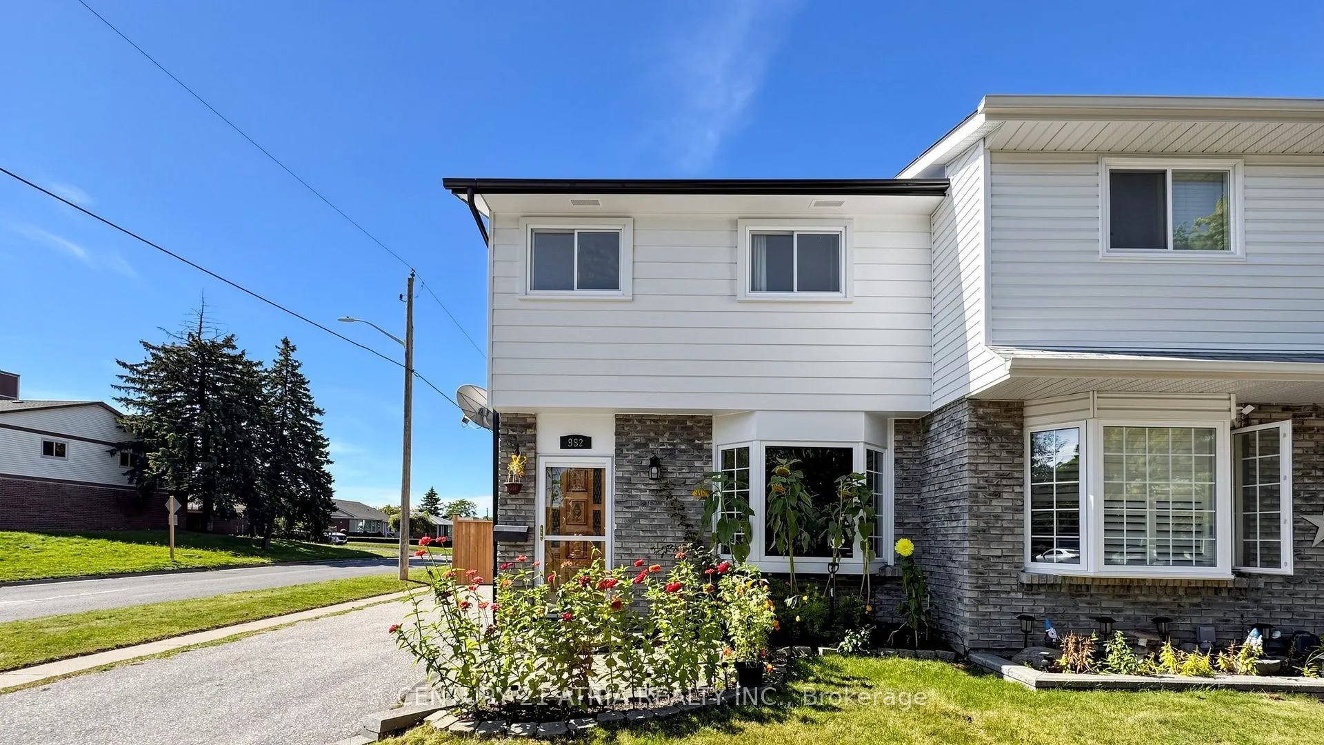 982 Renfrew Court