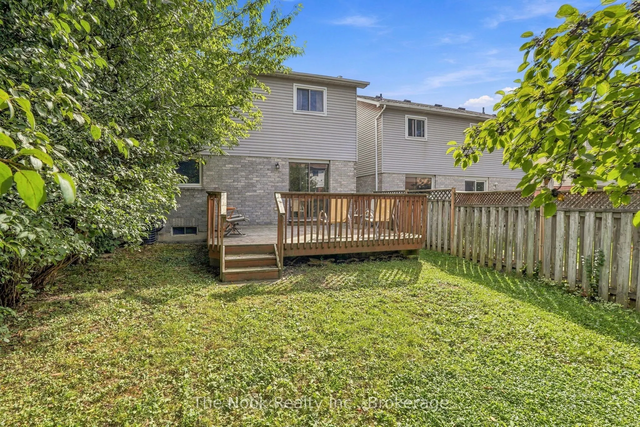 27 Field Crescent