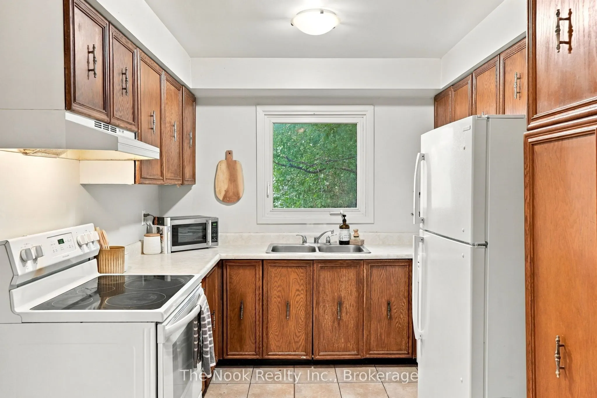 27 Field Crescent