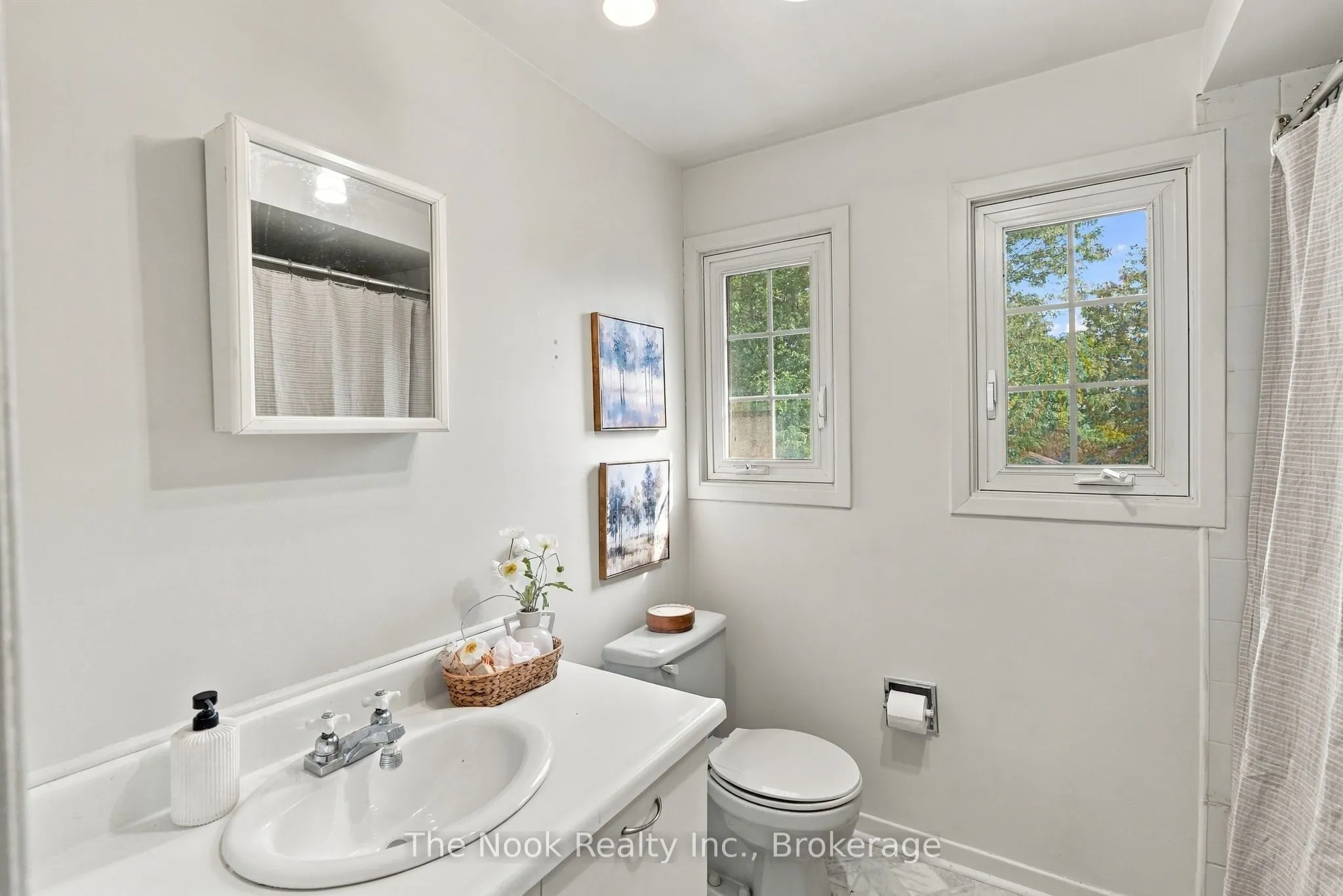 27 Field Crescent