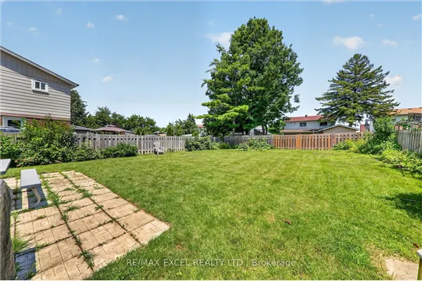 26 Lighthall Crescent