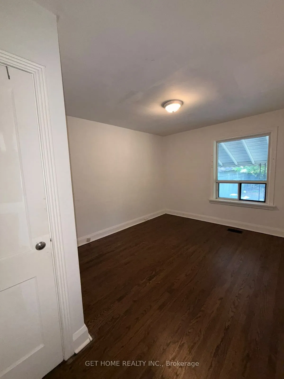 100 Cadorna Avenue