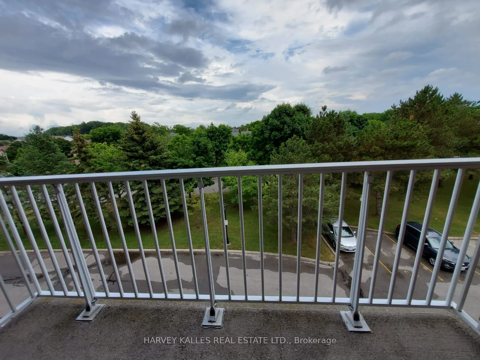 189 Lake Driveway Drive W #402