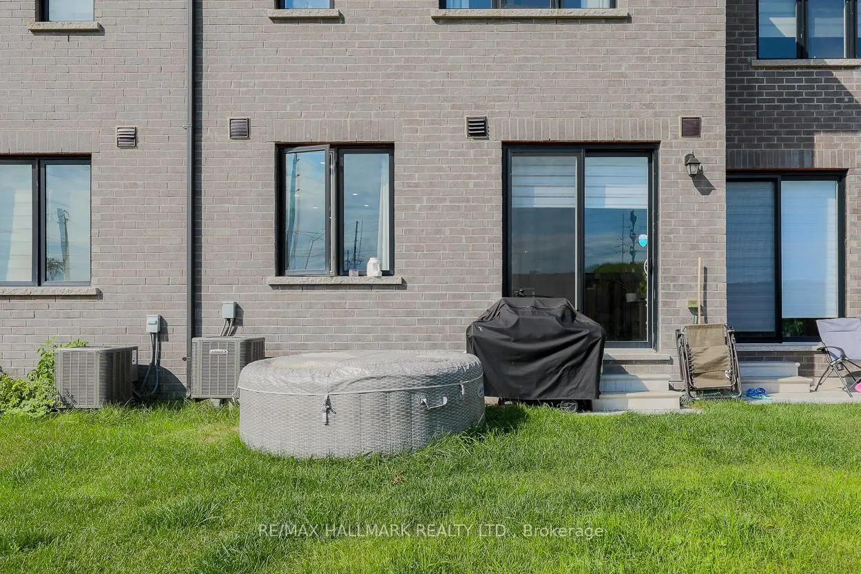 1090 Lockie Drive