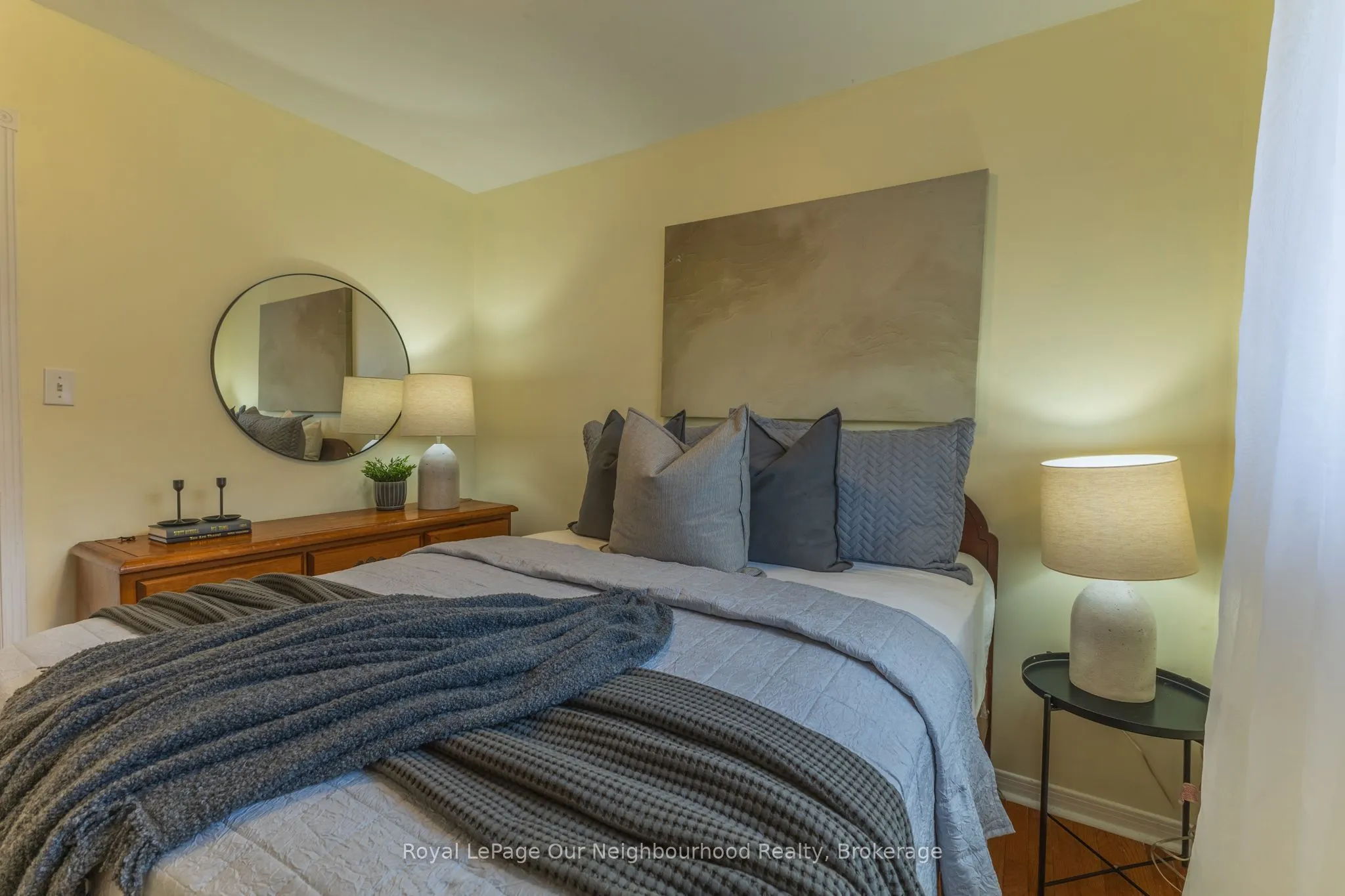 26 Ashdale Crescent