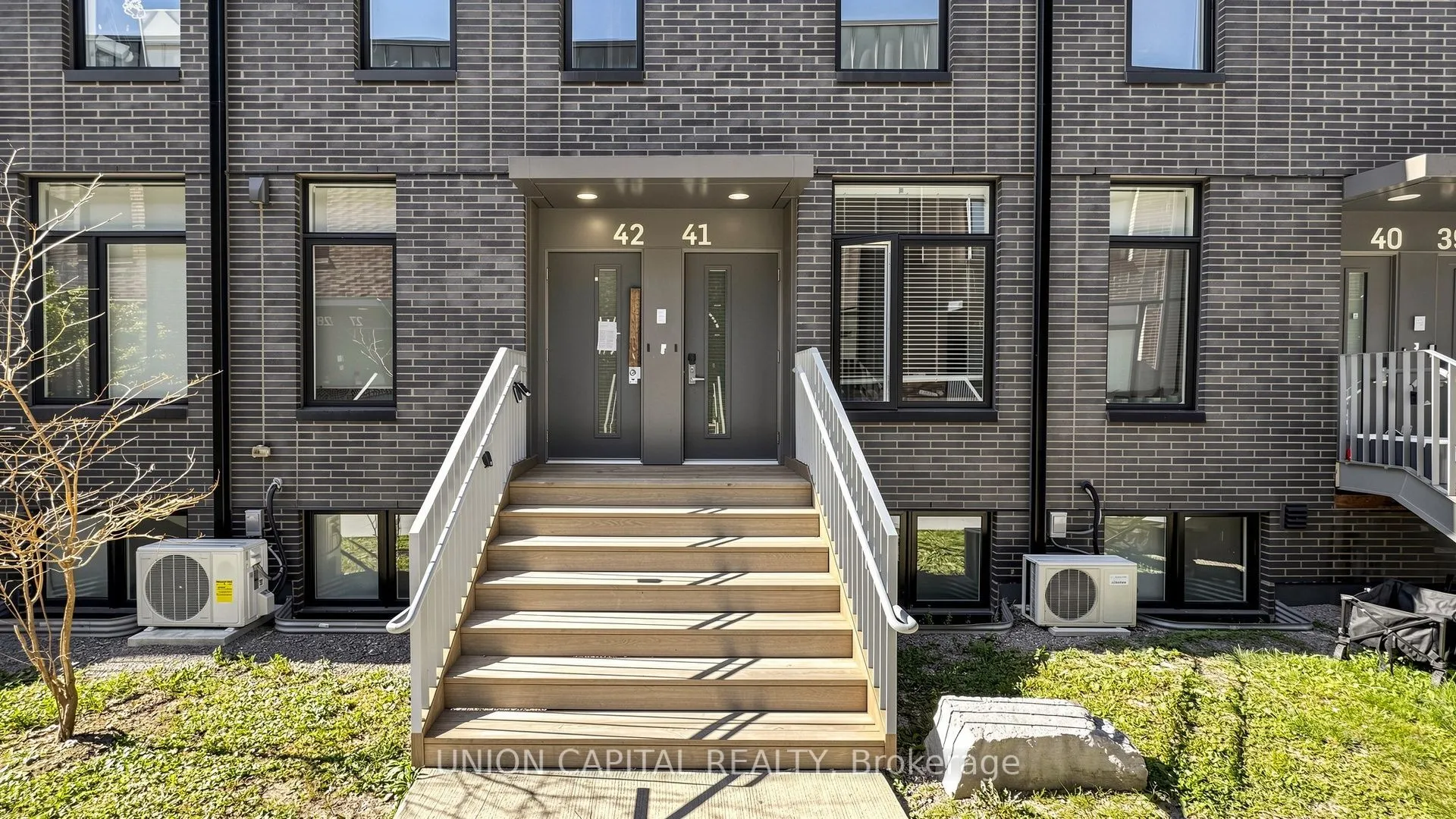 1740 Simcoe Street N #42