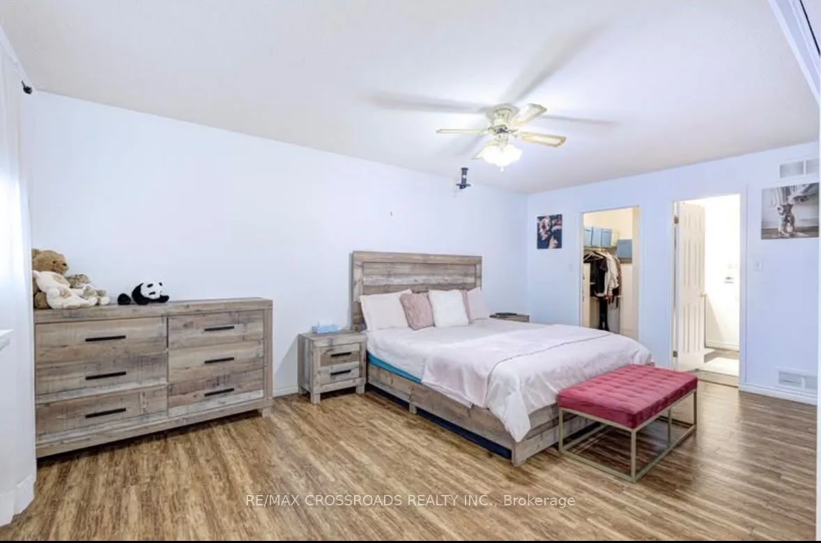 11 Murkar Crescent