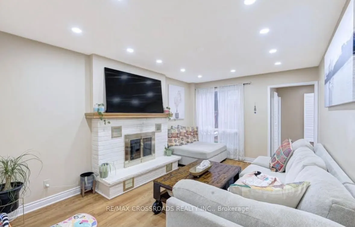 11 Murkar Crescent