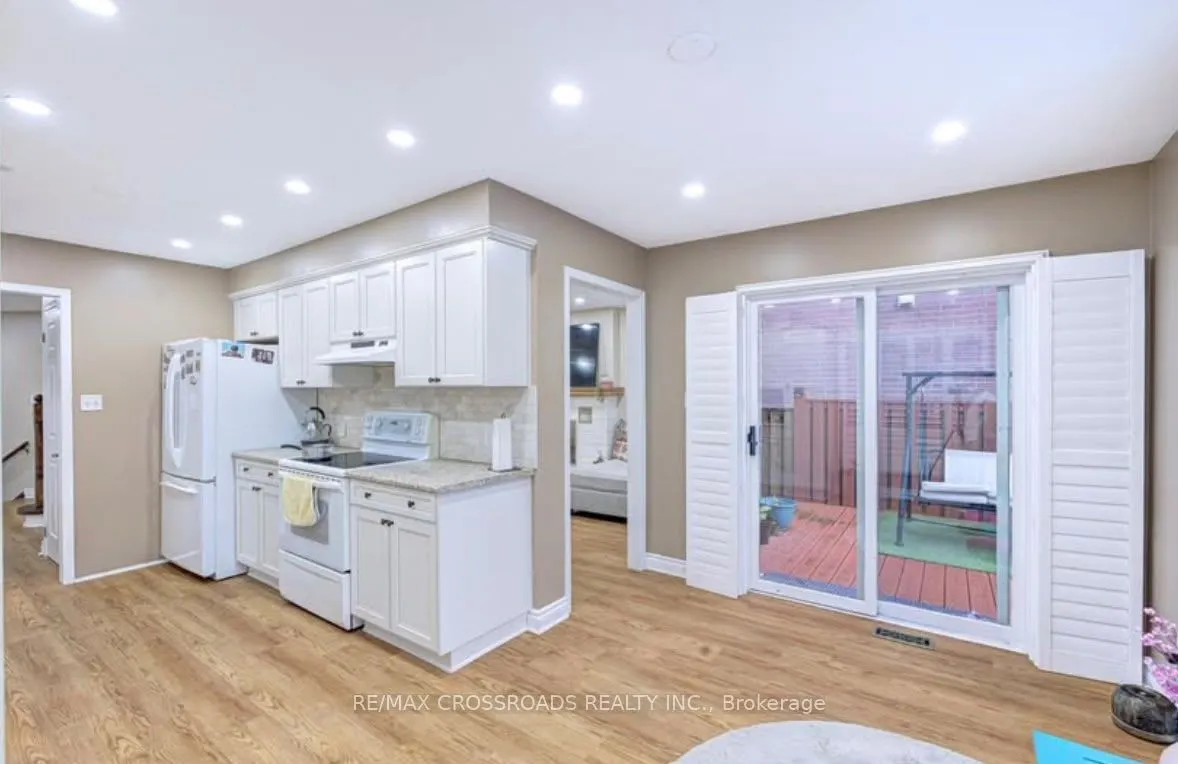 11 Murkar Crescent