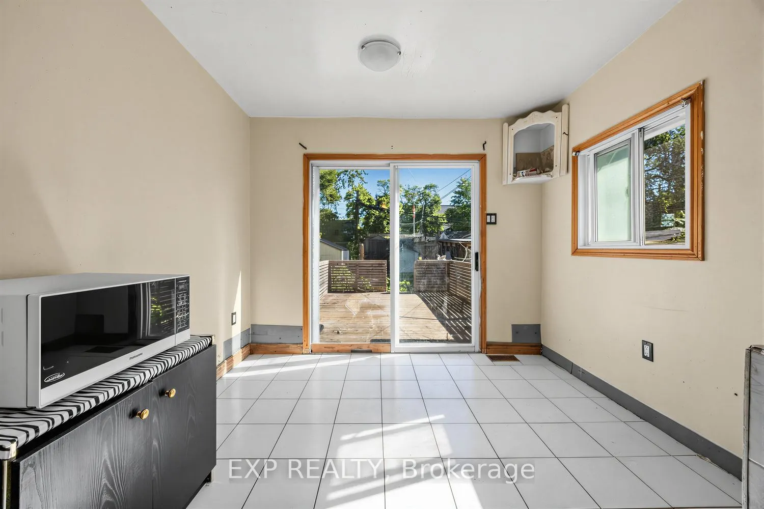 511 Carlaw Avenue