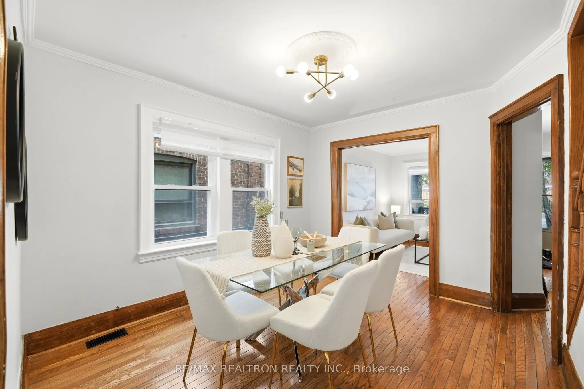 1056 Woodbine Avenue W