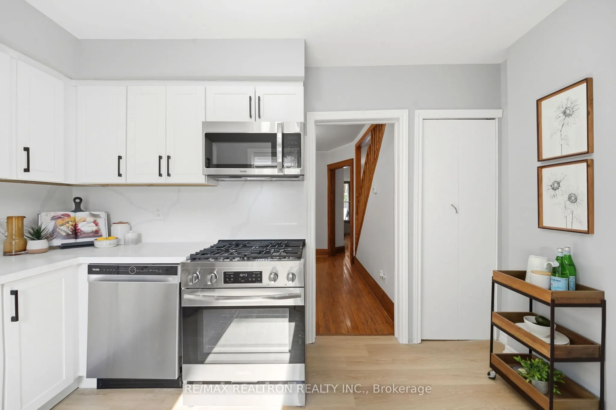 1056 Woodbine Avenue W