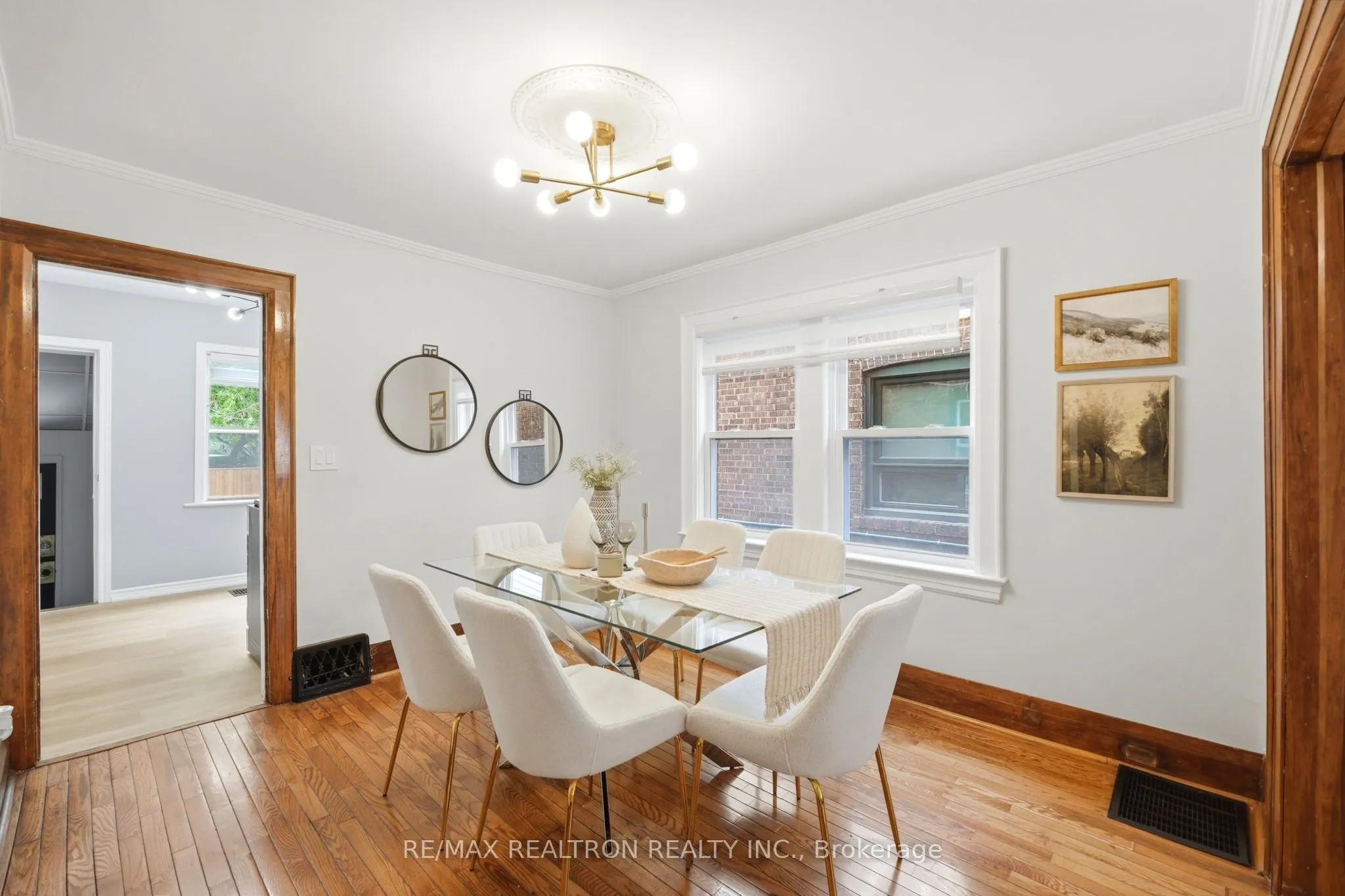 1056 Woodbine Avenue W