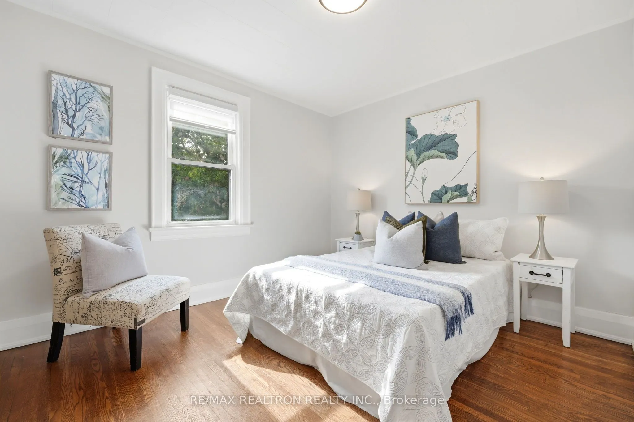 1056 Woodbine Avenue W